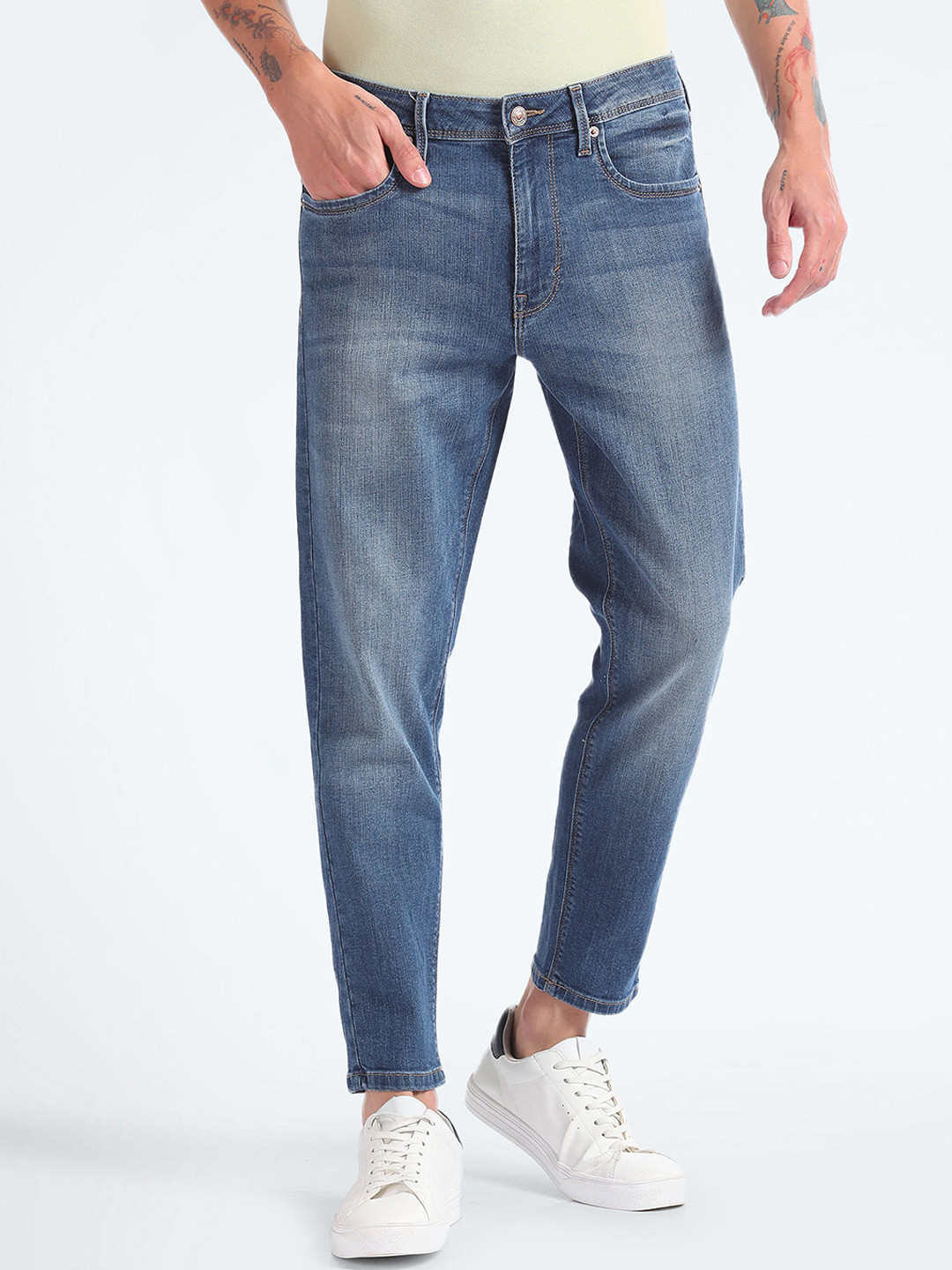 Flying Machine Men Tapered Fit High Rise Clean Look Heavy Fade Stretchable Jeans, Blue
Flying Machine Men Tapered Fit High Rise Clean Look Heavy Fade Stretchable Jeans, Blue