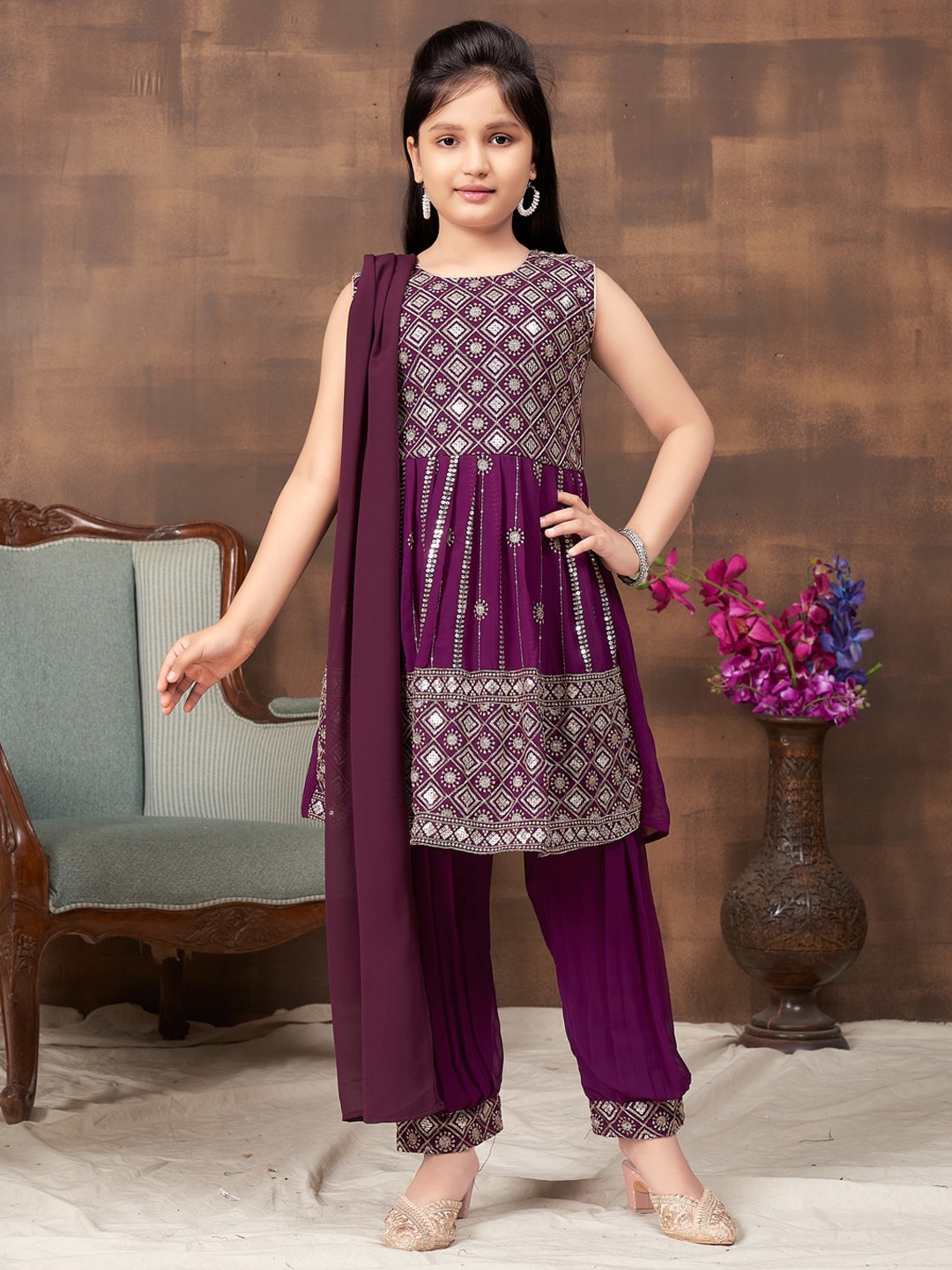 Aarika Girls Ethnic Motifs Embroidered Pleated Sequinned Kurta WithPatiala & Dupatta, Purple
Aarika Girls Ethnic Motifs Embroidered Pleated Sequinned Kurta WithPatiala & Dupatta, Purple