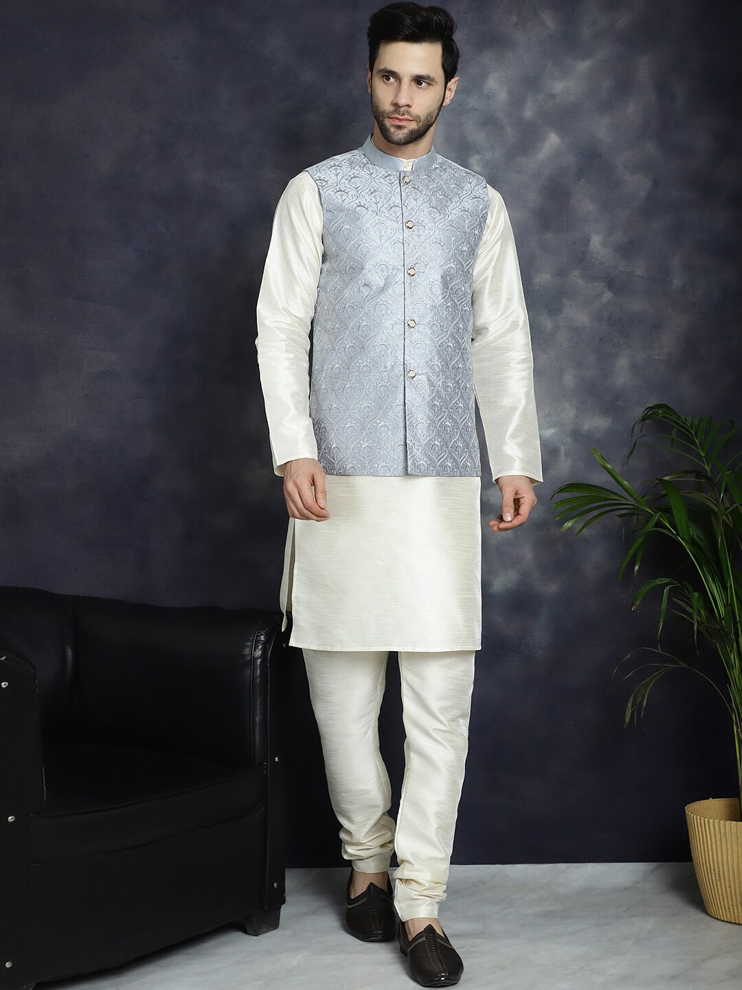 Jompers Mandarin Collar Regular Kurta With Churidar & Embroidered Nehru Jacket, Grey
Jompers Mandarin Collar Regular Kurta With Churidar & Embroidered Nehru Jacket, Grey