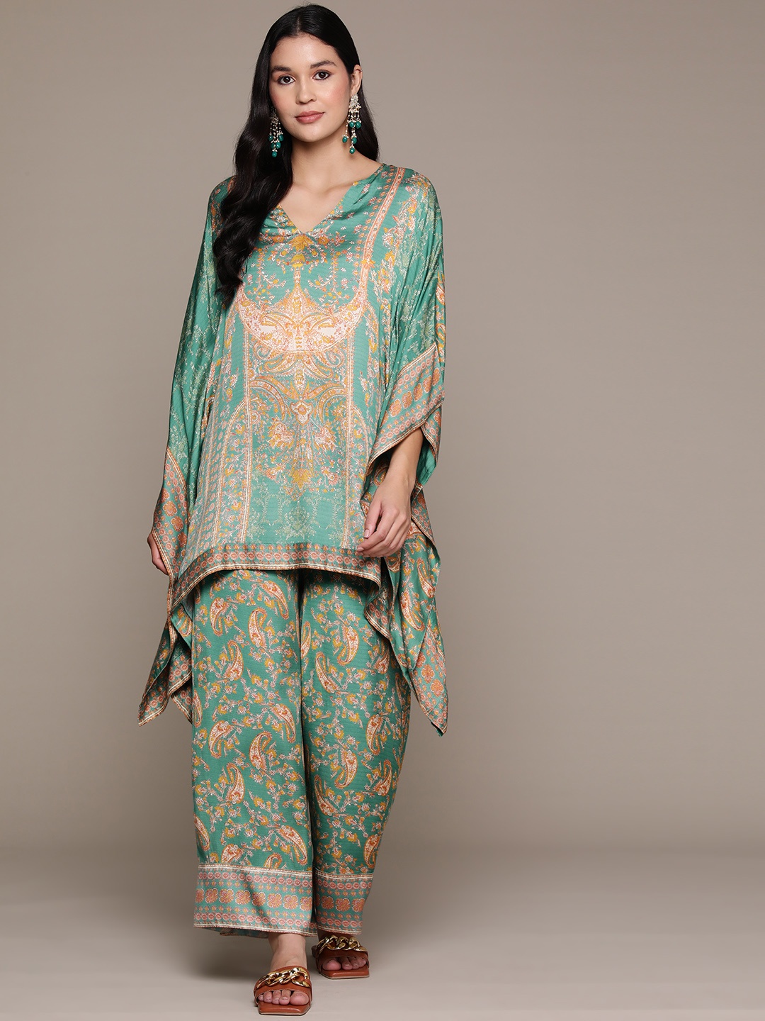 aarke Ritu Kumar Women Printed Angrakha Gotta Patti Kurta with Skirt & With Dupatta, Green
aarke Ritu Kumar Women Printed Angrakha Gotta Patti Kurta with Skirt & With Dupatta, Green