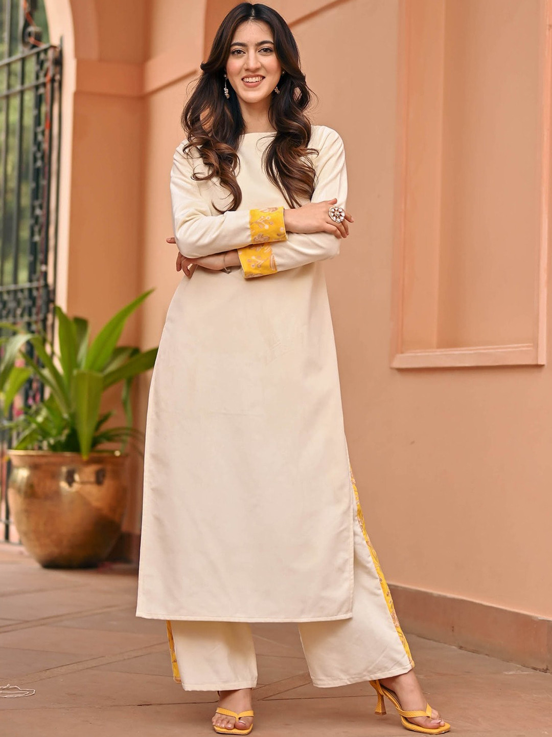 Lavanya The Label Embroidered Regular Aari Work Velvet Kurta with Trousers, White
Lavanya The Label Embroidered Regular Aari Work Velvet Kurta with Trousers, White