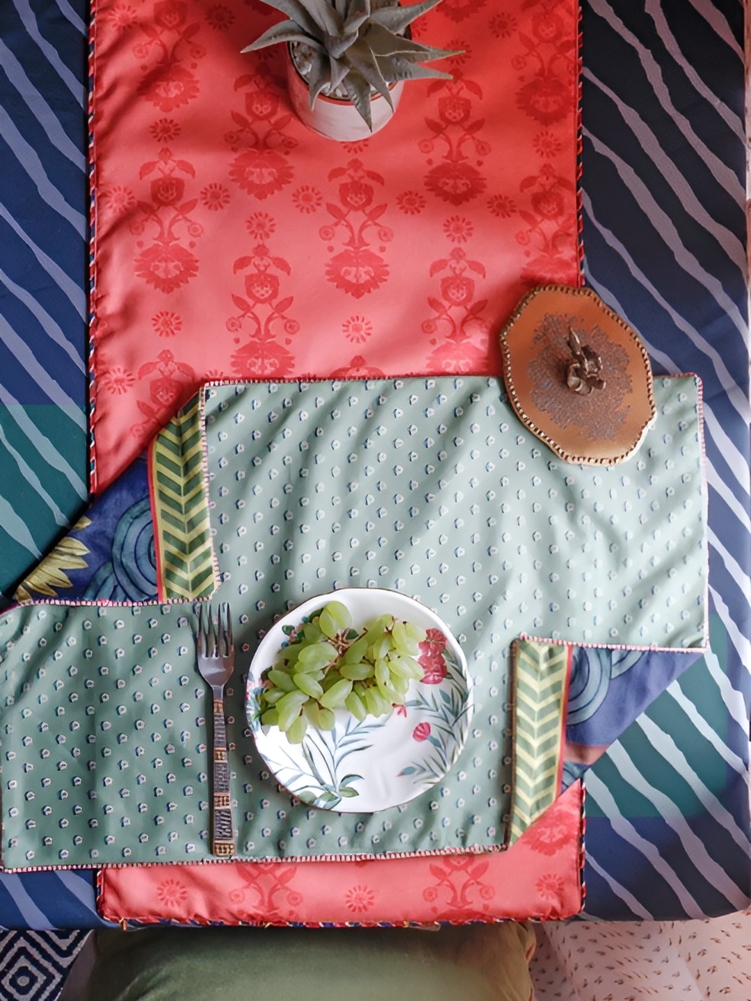 design station Mehfil Gulabri Neel Blue & Green Floral Printed Rectangle Table Placemat
design station Mehfil Gulabri Neel Blue & Green Floral Printed Rectangle Table Placemat