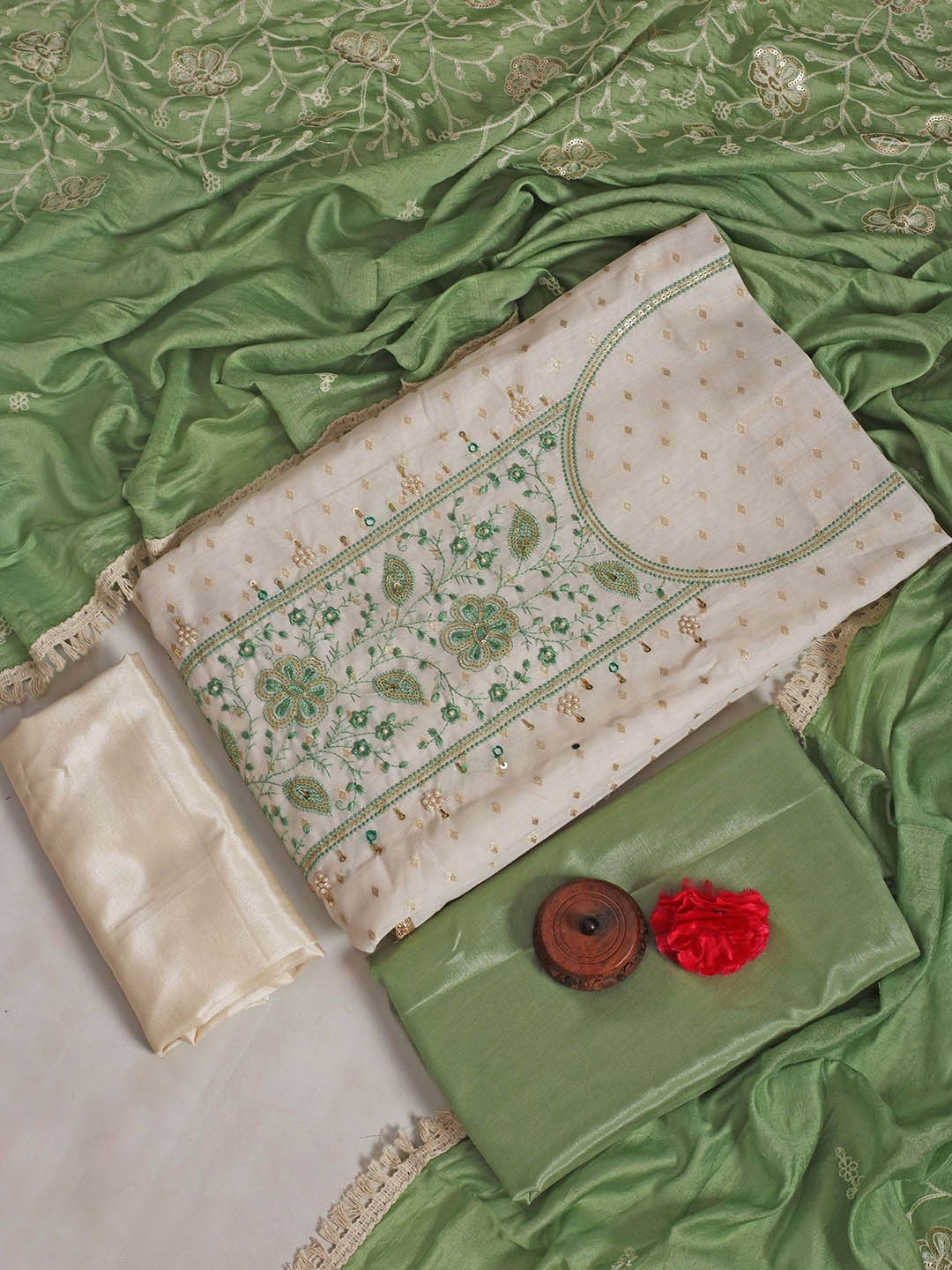 STAVA CREATION Ethnic Motifs Embroidered Beads & Stones Unstitched Dress Material, Green
STAVA CREATION Ethnic Motifs Embroidered Beads & Stones Unstitched Dress Material, Green