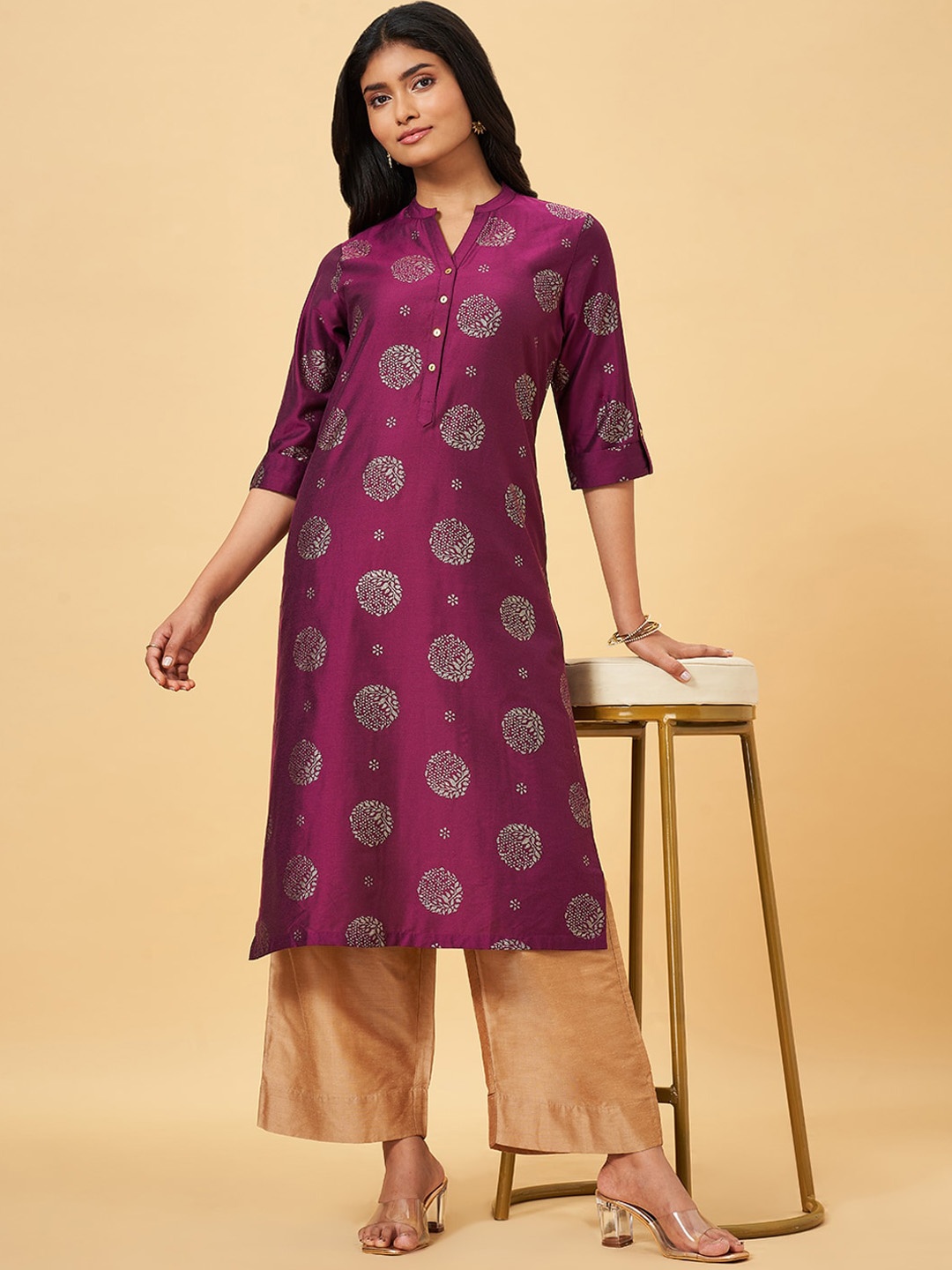 RANGMANCH BY PANTALOONS Ethnic Motifs Printed Mandarin Collar Straight Kurta, Burgundy
RANGMANCH BY PANTALOONS Ethnic Motifs Printed Mandarin Collar Straight Kurta, Burgundy