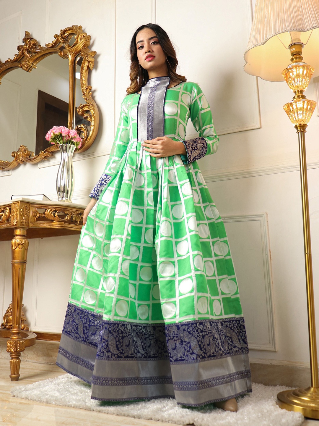 Vidraa Western Store Ethnic motifs Woven Design Tie-Up Neck Jacquard Maxi Ethnic Dress, Green
Vidraa Western Store Ethnic motifs Woven Design Tie-Up Neck Jacquard Maxi Ethnic Dress, Green