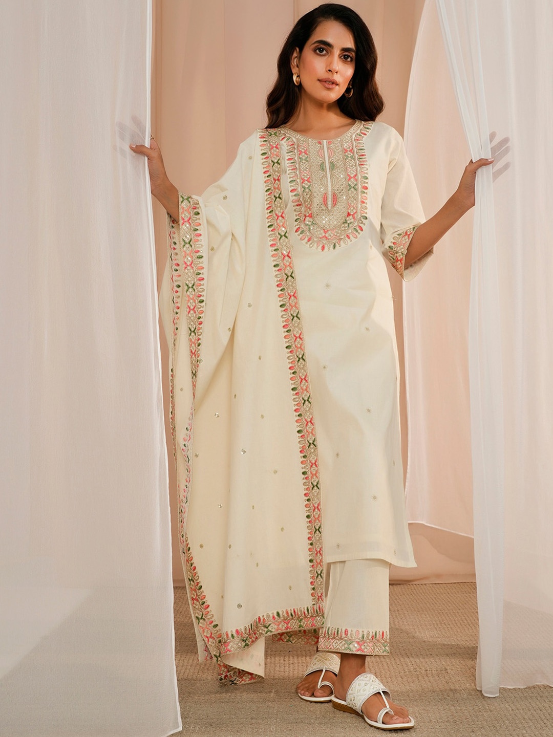 Libas Ethnic Motifs Embroidered Thread Work Pure Cotton Kurta With Trousers & Dupatta, Off white
Libas Ethnic Motifs Embroidered Thread Work Pure Cotton Kurta With Trousers & Dupatta, Off white