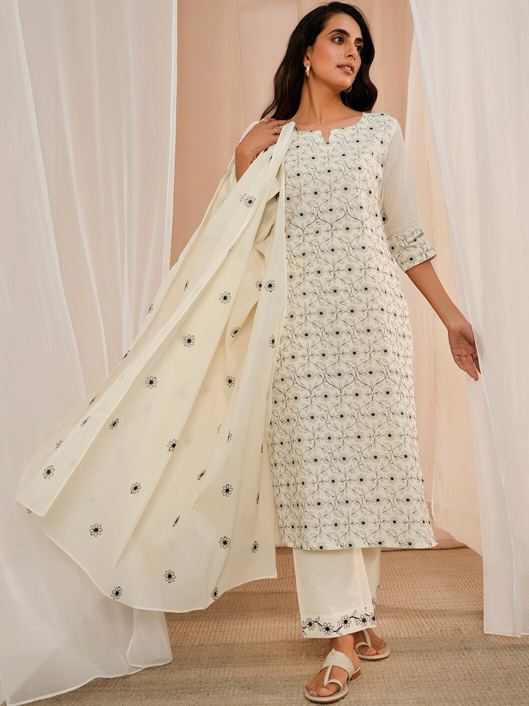Libas Floral Embroidered Regular Thread Work Pure Cotton Kurta With Trousers & Dupatta, Off white
Libas Floral Embroidered Regular Thread Work Pure Cotton Kurta With Trousers & Dupatta, Off white