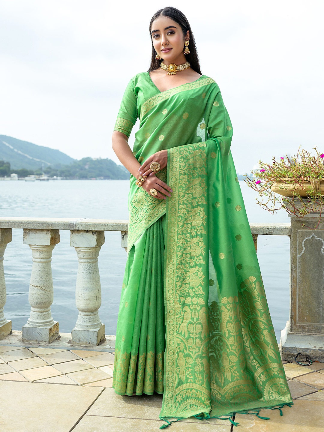 LeeliPeeri Designer Ethnic Motifs Woven Design Zari Saree With Running Blouse Piece, Green
LeeliPeeri Designer Ethnic Motifs Woven Design Zari Saree With Running Blouse Piece, Green