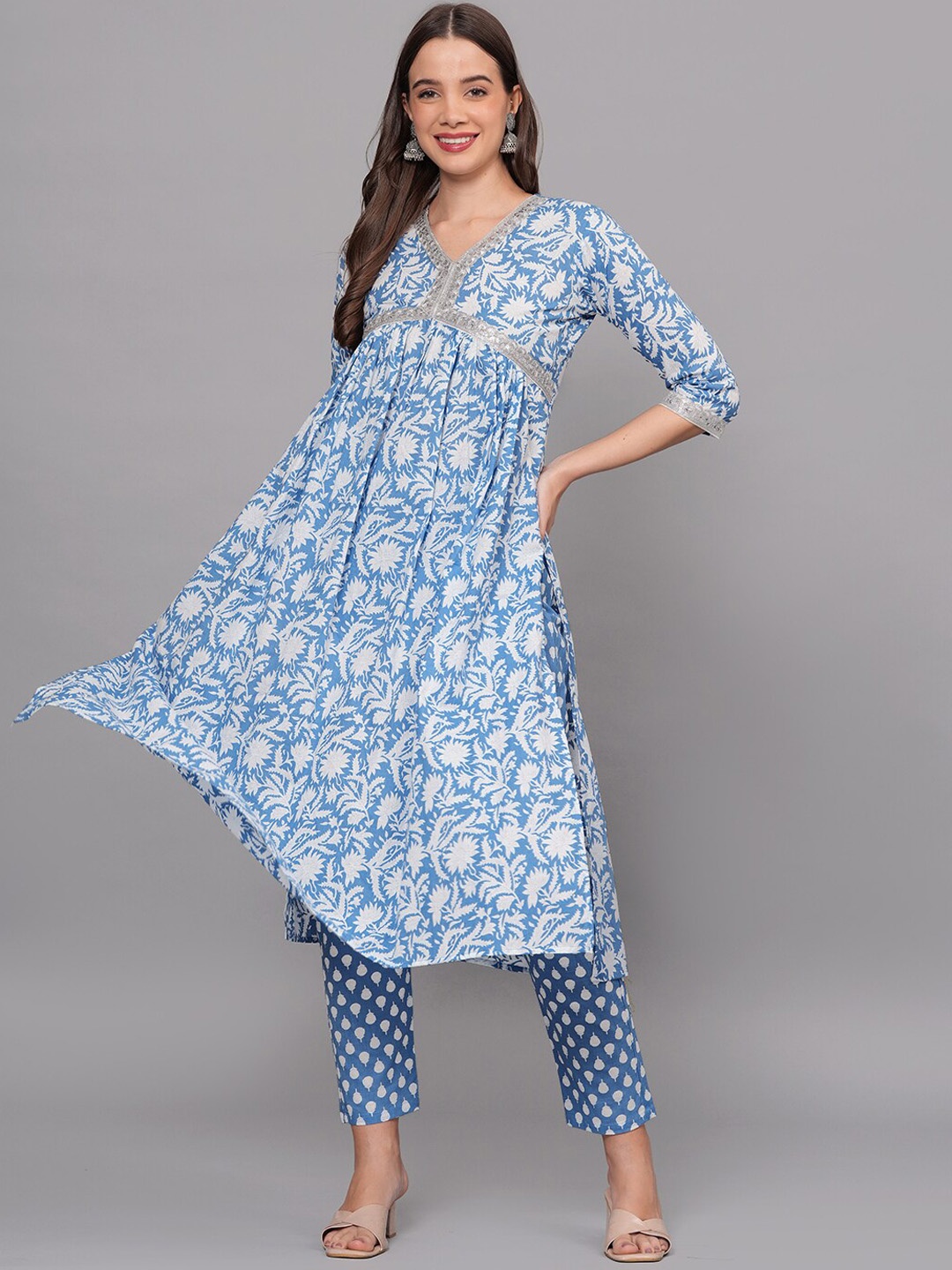 JAHIDA COMFORT WITH STYLE Floral Printed Empire Pure Cotton Kurta With Trouser, Blue
JAHIDA COMFORT WITH STYLE Floral Printed Empire Pure Cotton Kurta With Trouser, Blue