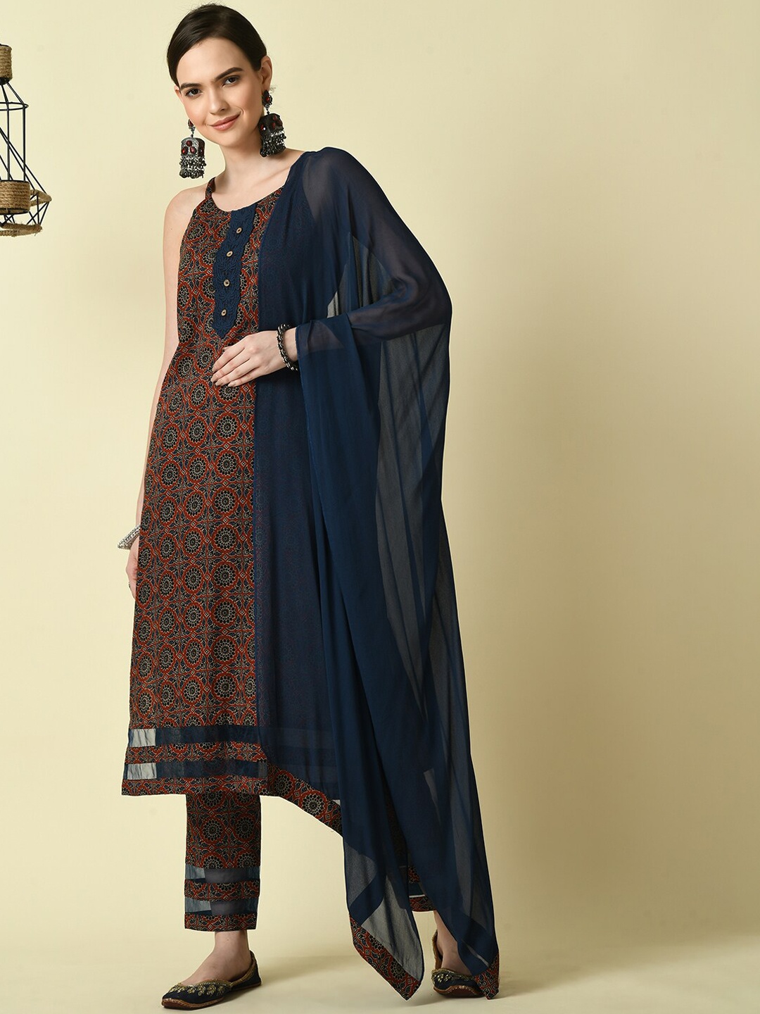KALINI Ethnic Motifs Printed Shoulder Strap Pure Cotton Kurta With Trousers & Dupatta, Red
KALINI Ethnic Motifs Printed Shoulder Strap Pure Cotton Kurta With Trousers & Dupatta, Red