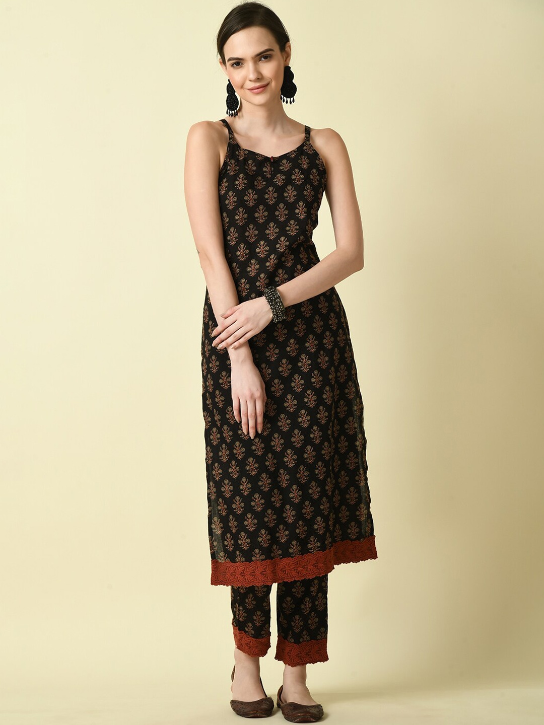 KALINI Floral Printed Shoulder Strap Regular Pure Cotton Kurta With Trousers, Black
KALINI Floral Printed Shoulder Strap Regular Pure Cotton Kurta With Trousers, Black