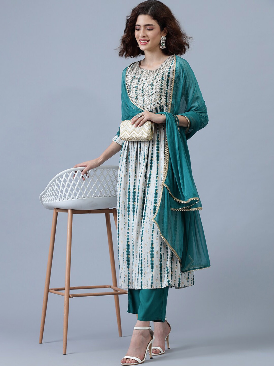 Khushal K Women Ethnic Motifs Embroidered Pleated Kurta with Trousers & With Dupatta, Green
Khushal K Women Ethnic Motifs Embroidered Pleated Kurta with Trousers & With Dupatta, Green