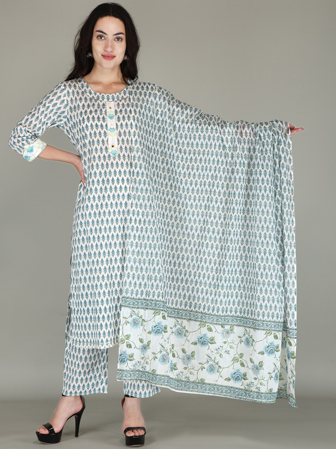 PARTHVI Ethnic Motifs Printed Gotta Patti Straight Kurta With Trousers & Dupatta, Green
PARTHVI Ethnic Motifs Printed Gotta Patti Straight Kurta With Trousers & Dupatta, Green