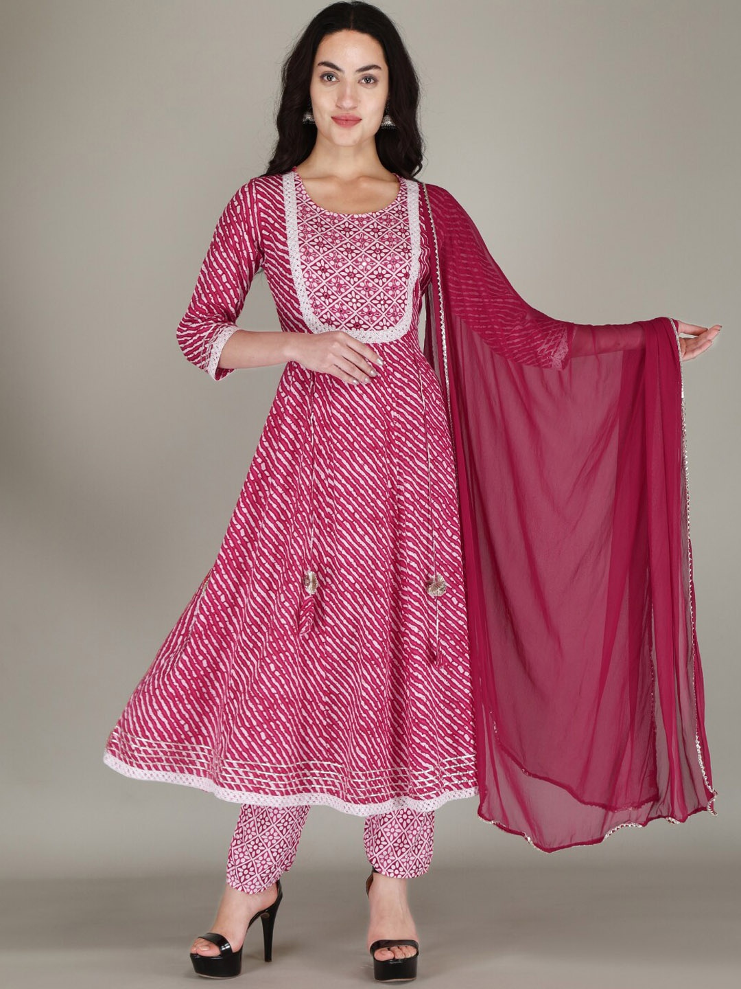 PARTHVI Leheriya Printed Regular Mirror Work Anarkali Kurta & Trousers With Dupatta, Pink
PARTHVI Leheriya Printed Regular Mirror Work Anarkali Kurta & Trousers With Dupatta, Pink