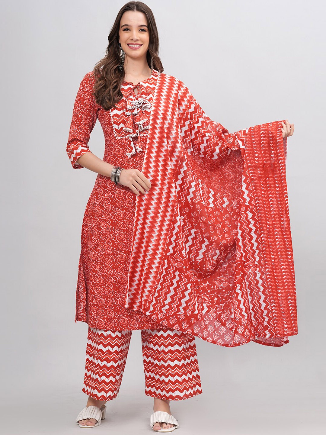 HIGHLIGHT FASHION EXPORT Paisley Printed Pure Cotton Kurta With Palazzos & Dupatta, Red
HIGHLIGHT FASHION EXPORT Paisley Printed Pure Cotton Kurta With Palazzos & Dupatta, Red