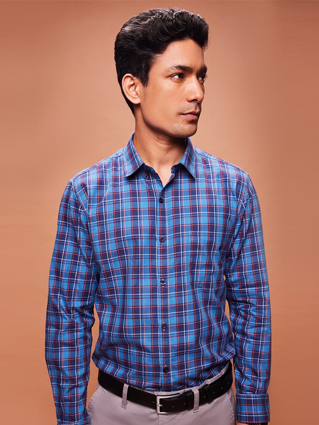 Bombay High Men Slim Fit Classic Semi Formal Button Down Collar Yarn Dyed Check Shirt, Blue
Bombay High Men Slim Fit Classic Semi Formal Button Down Collar Yarn Dyed Check Shirt, Blue