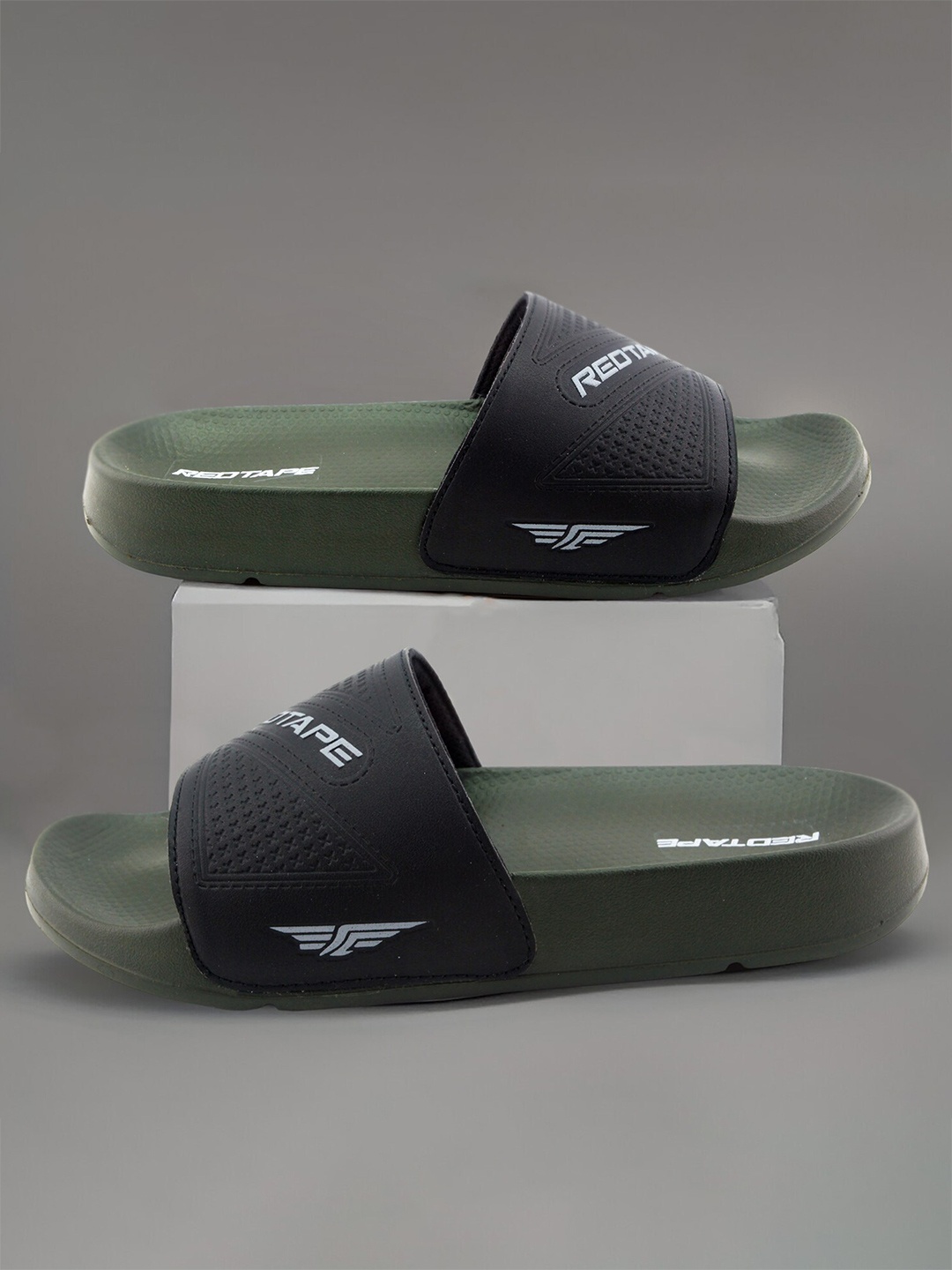 Red Tape Men Printed Sliders, Olive
