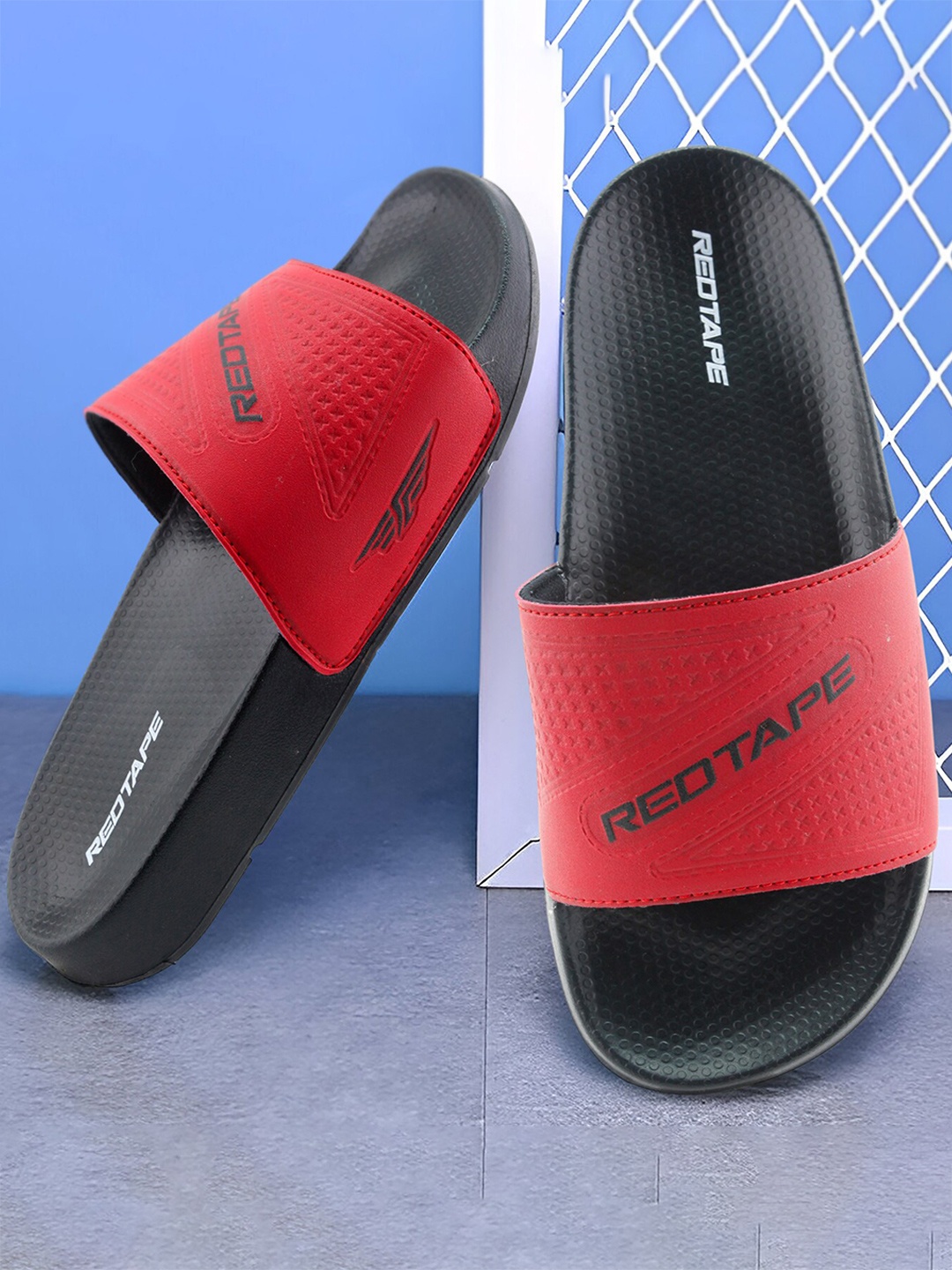 Red Tape Men Printed Sliders