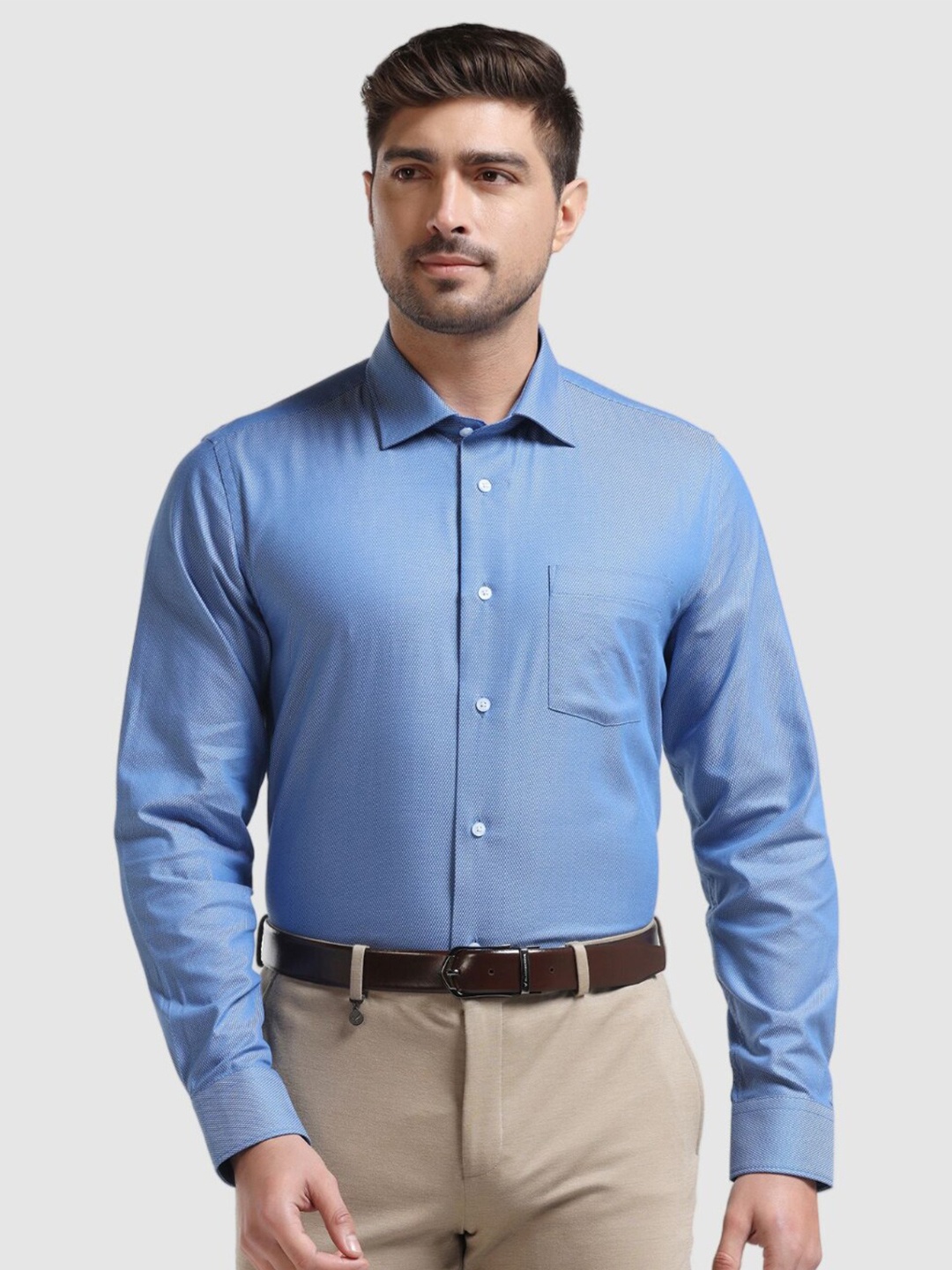 Blackberrys India Slim Fit Textured Self Design Cutaway Collar Cotton Formal Shirt, Blue
Blackberrys India Slim Fit Textured Self Design Cutaway Collar Cotton Formal Shirt, Blue