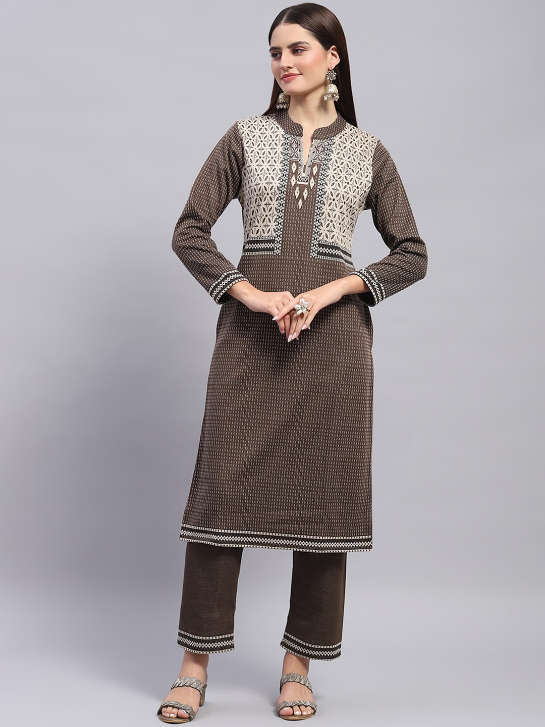 Monte Carlo Ethnic Motifs Woven Design Mandarin Collar Straight Kurta With Trousers, Brown
Monte Carlo Ethnic Motifs Woven Design Mandarin Collar Straight Kurta With Trousers, Brown