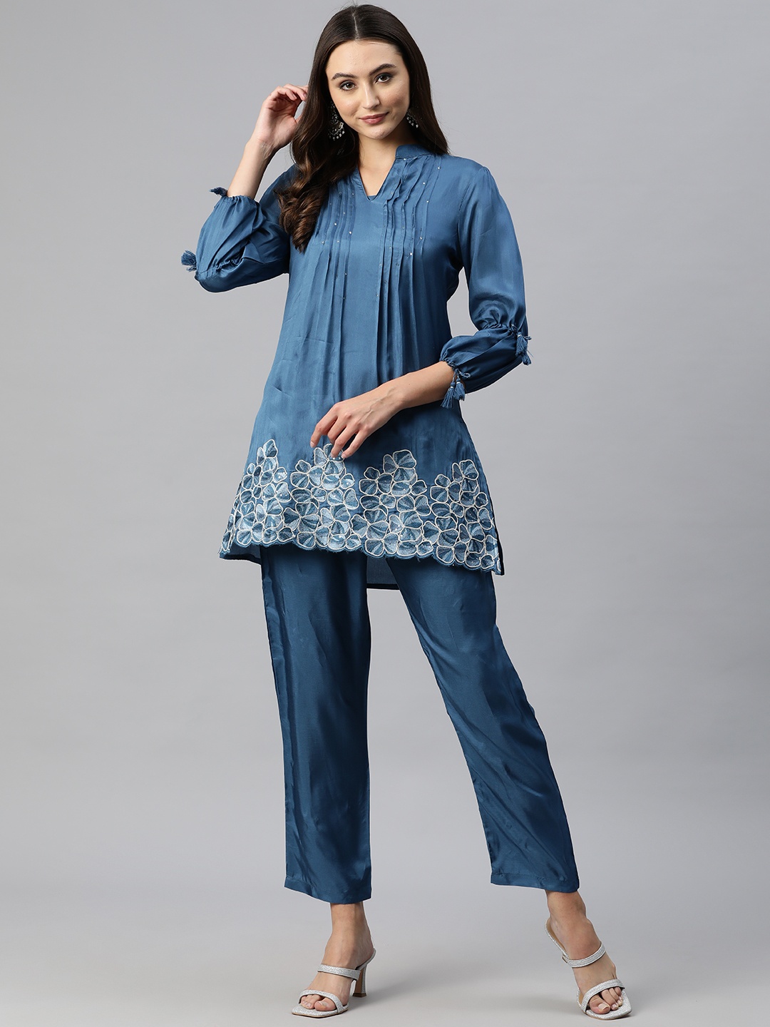 Readiprint Fashions Women Floral Embroidered Sequinned Pure Silk Kurti with Trousers, Blue
Readiprint Fashions Women Floral Embroidered Sequinned Pure Silk Kurti with Trousers, Blue