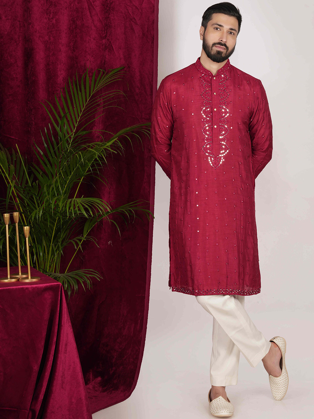 sven suits Floral Embroidered Mandarin Collar Mirror Work Dupion Silk Kurta with Trouser, Red
sven suits Floral Embroidered Mandarin Collar Mirror Work Dupion Silk Kurta with Trouser, Red