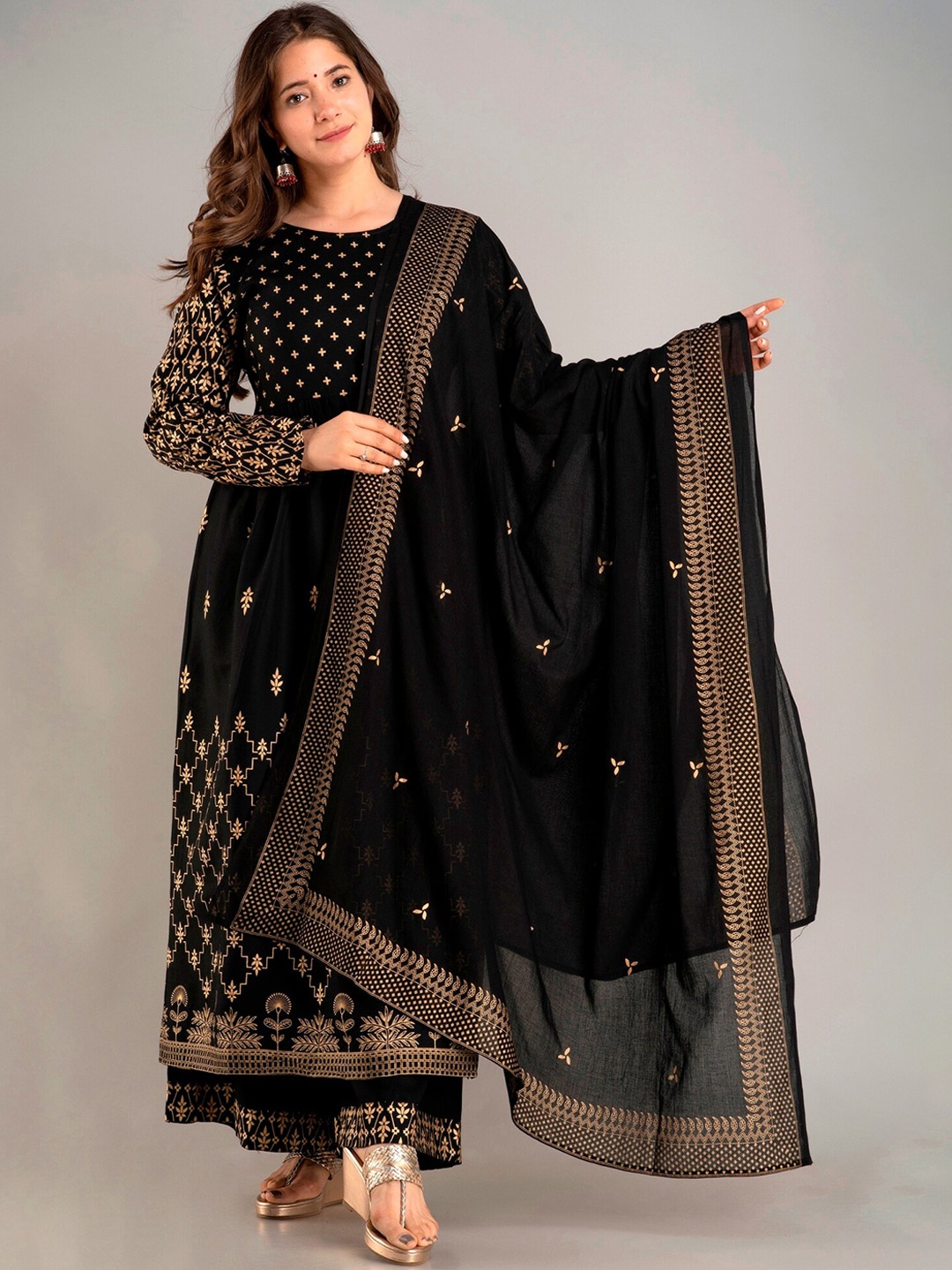 SK2 Fashion Floral Printed Thread Work Straight Kurta & Palazzos With Dupatta, Black
SK2 Fashion Floral Printed Thread Work Straight Kurta & Palazzos With Dupatta, Black