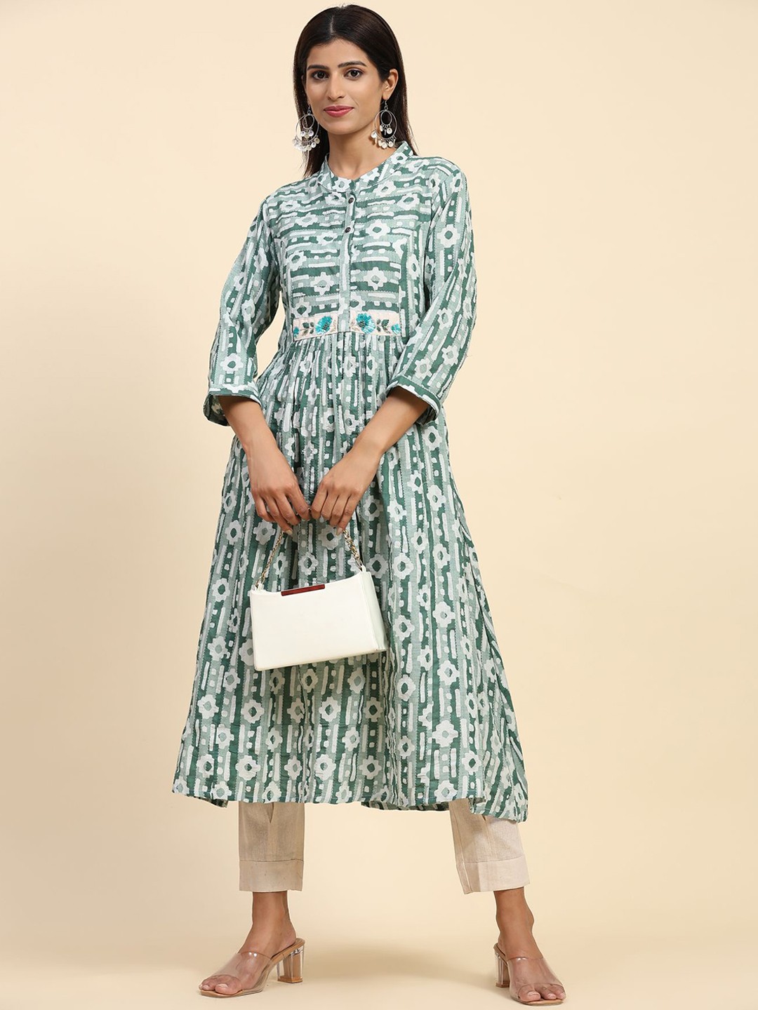 Phenav Geometric Printed Sequinned Mandarin Collar Straight Kurta With Trousers, Sea green
Phenav Geometric Printed Sequinned Mandarin Collar Straight Kurta With Trousers, Sea green