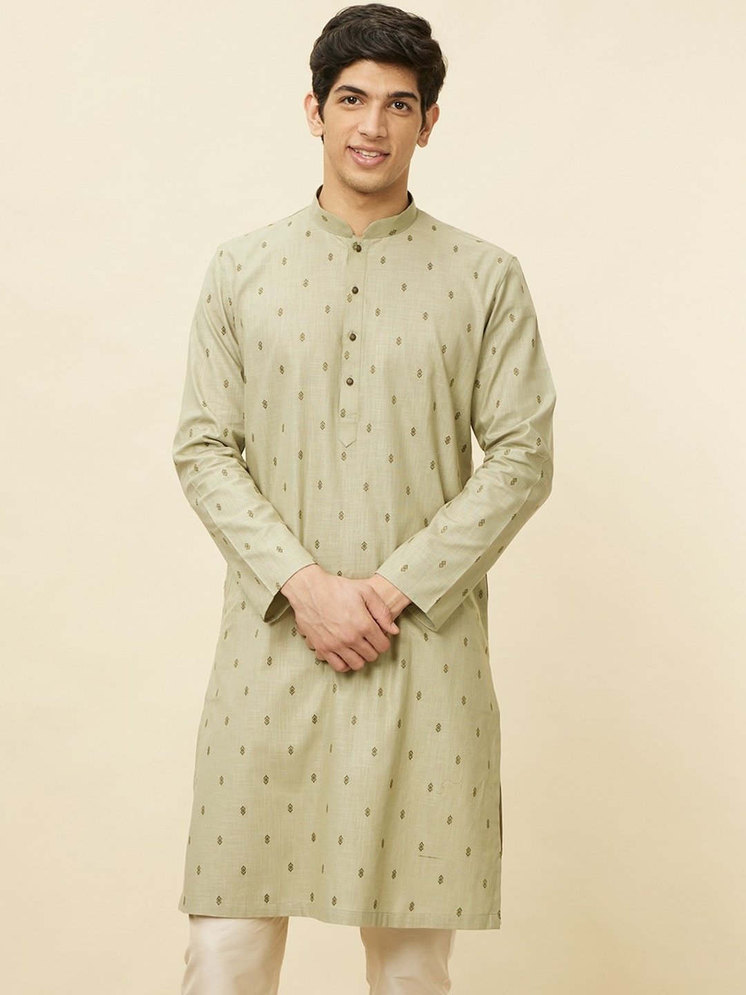 Manyavar Geometric Embroidered Mandarin Collar Thread Work Cotton Straight Kurta, Green
Manyavar Geometric Embroidered Mandarin Collar Thread Work Cotton Straight Kurta, Green