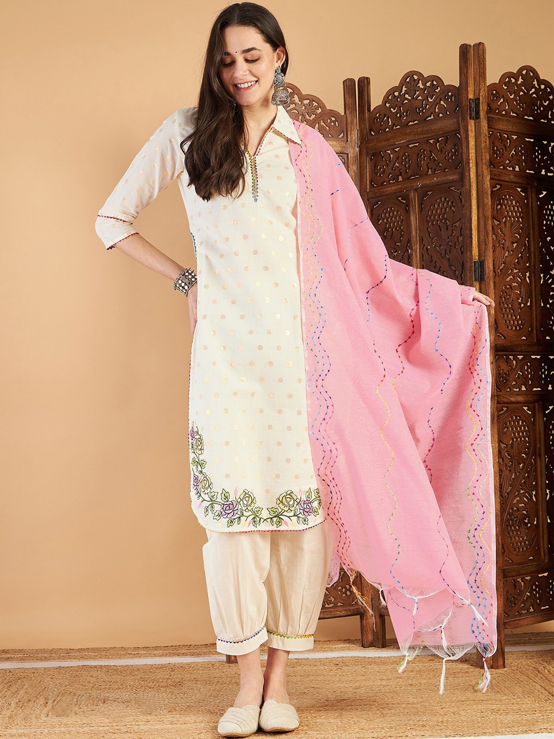 Ishin Women Floral Embroidered Regular Thread Work Pure Cotton Kurta with Salwar & With Dupatta, Off white
Ishin Women Floral Embroidered Regular Thread Work Pure Cotton Kurta with Salwar & With Dupatta, Off white
