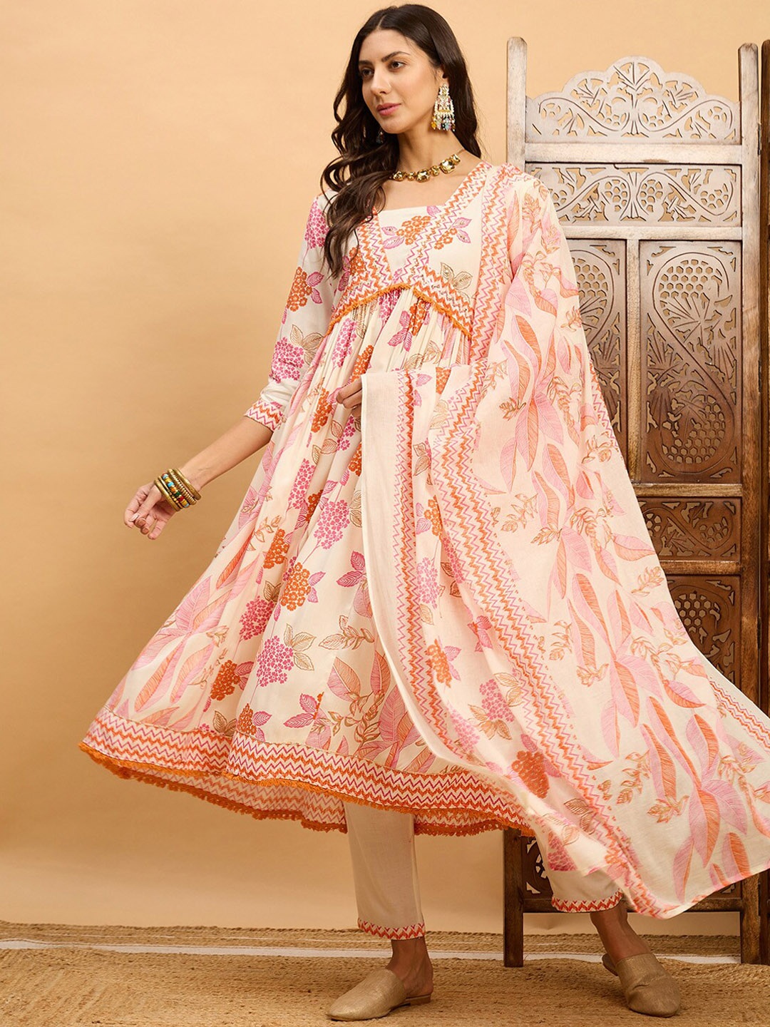Ishin Women Floral Printed Empire Sequinned Pure Cotton Kurta with Trousers & With Dupatta, Off white
Ishin Women Floral Printed Empire Sequinned Pure Cotton Kurta with Trousers & With Dupatta, Off white