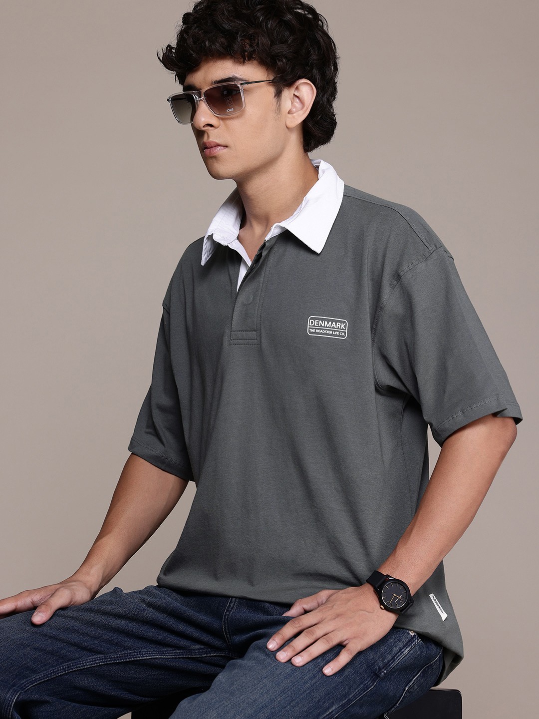 The Roadster Lifestyle Co. Pure Cotton Polo Collar Drop-Shoulder Sleeves T-shirt, Olive
The Roadster Lifestyle Co. Pure Cotton Polo Collar Drop-Shoulder Sleeves T-shirt, Olive