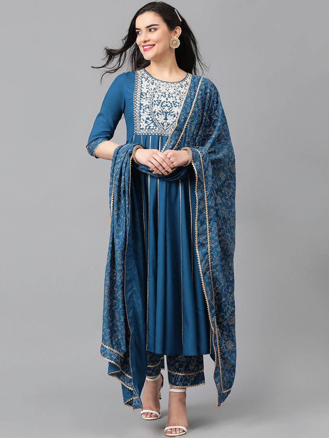 Khushal K Women Floral Embroidered Regular Thread Work Kurta with Palazzos & With Dupatta, Blue
Khushal K Women Floral Embroidered Regular Thread Work Kurta with Palazzos & With Dupatta, Blue