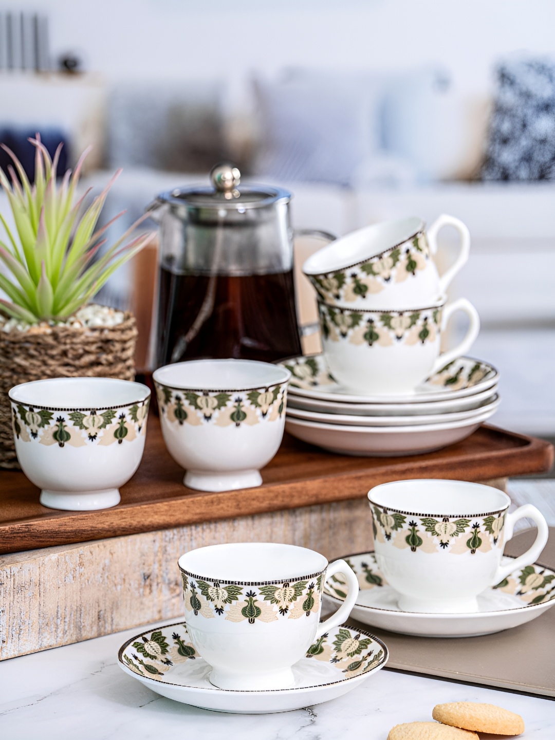 SONAKI White & Green Floral Printed Bone China Glossy Cups and Saucers Set of Cups and Mugs
SONAKI White & Green Floral Printed Bone China Glossy Cups and Saucers Set of Cups and Mugs