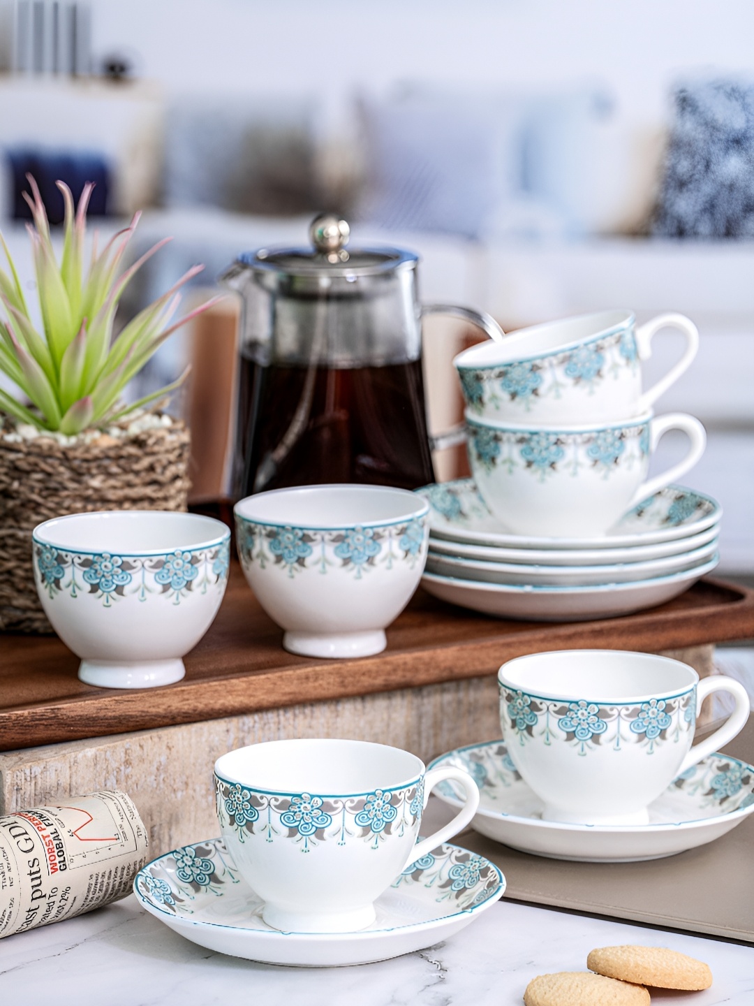 SONAKI White & Blue Floral Printed Bone China Glossy Cups and Saucers Set of Cups and Mugs
SONAKI White & Blue Floral Printed Bone China Glossy Cups and Saucers Set of Cups and Mugs