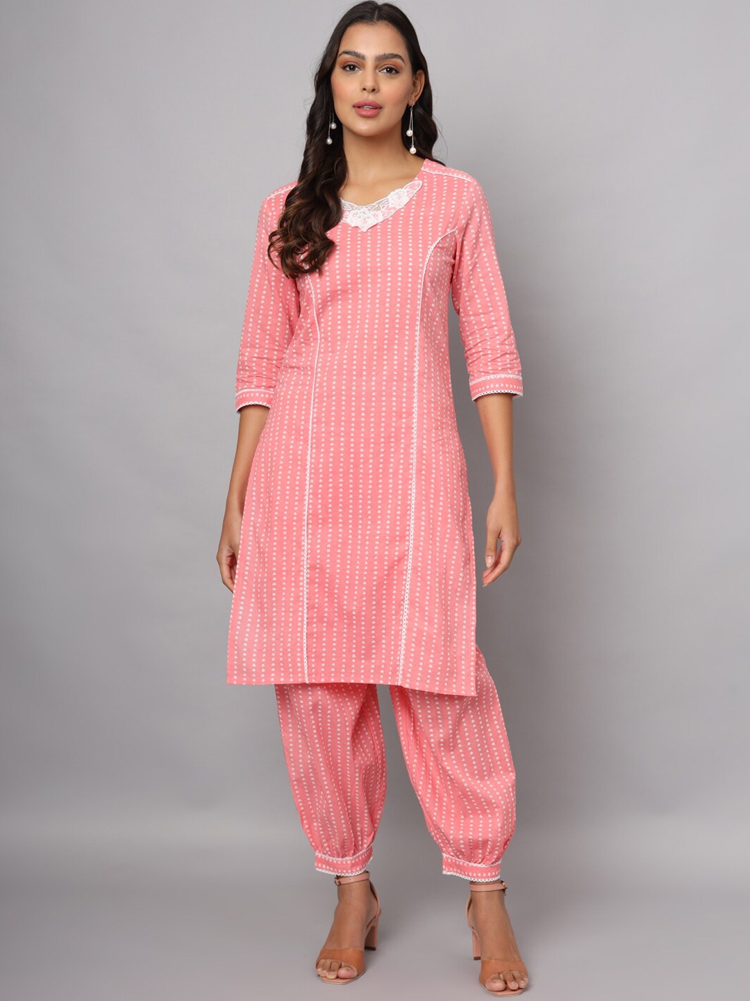 FABRIC FITOOR Women Printed Regular Patchwork Pure Cotton Kurta with Salwar, Pink
FABRIC FITOOR Women Printed Regular Patchwork Pure Cotton Kurta with Salwar, Pink