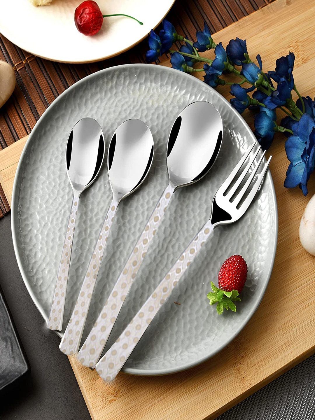 TROOZY Wave Silver-Toned & Yellow 25 Pieces Printed Stainless Steel Cutlery Set
TROOZY Wave Silver-Toned & Yellow 25 Pieces Printed Stainless Steel Cutlery Set