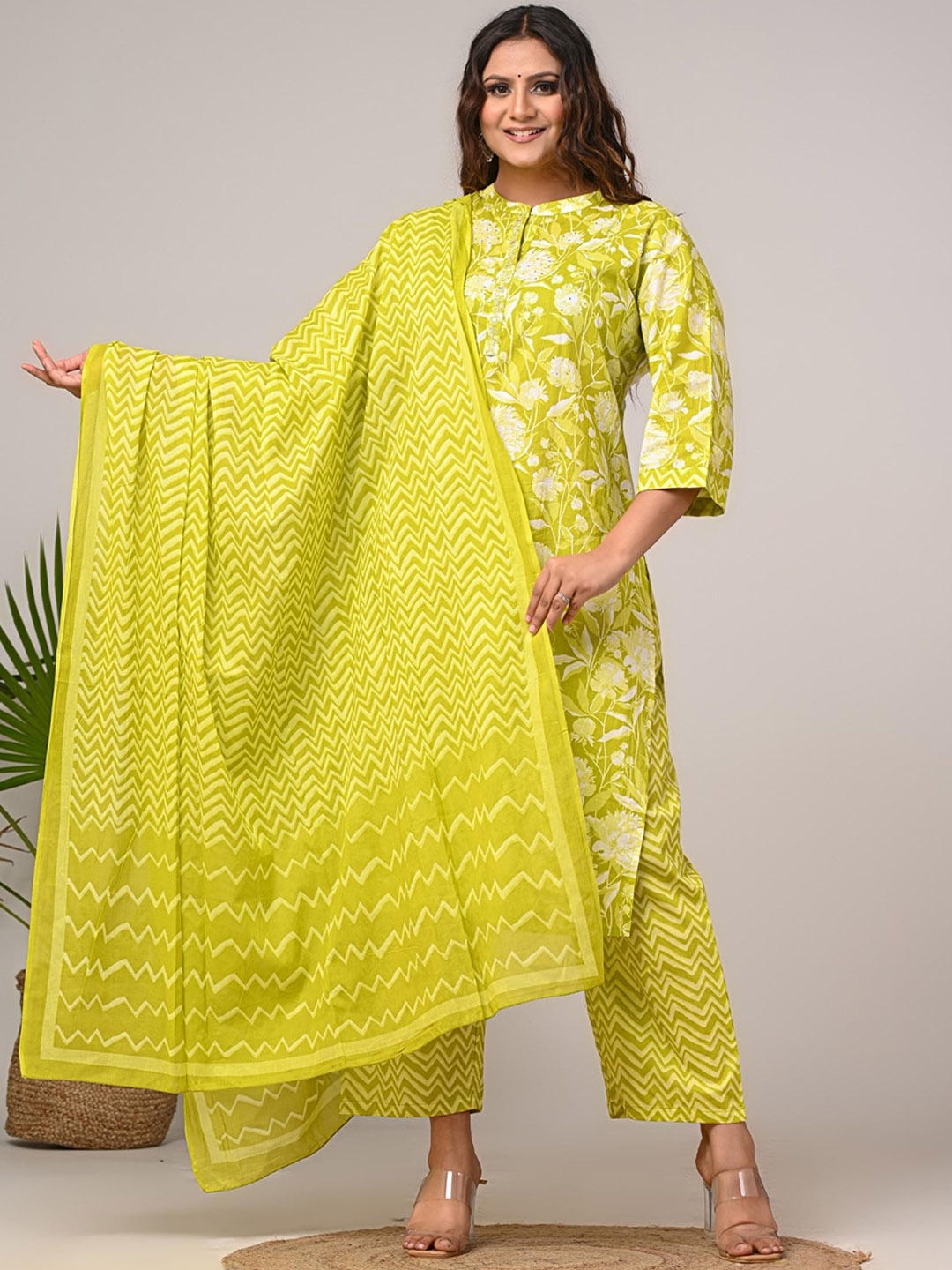 Swasti Women Floral Printed Regular Sequinned Pure Cotton Kurta with Trousers & With Dupatta, Green
Swasti Women Floral Printed Regular Sequinned Pure Cotton Kurta with Trousers & With Dupatta, Green