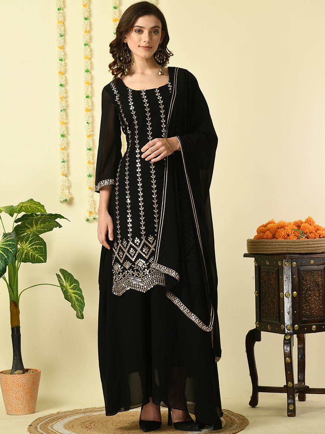 KALINI Ethnic Motifs Embroidered Sequinned Detail Straight Kurta & Skirt With Dupatta, Black
KALINI Ethnic Motifs Embroidered Sequinned Detail Straight Kurta & Skirt With Dupatta, Black