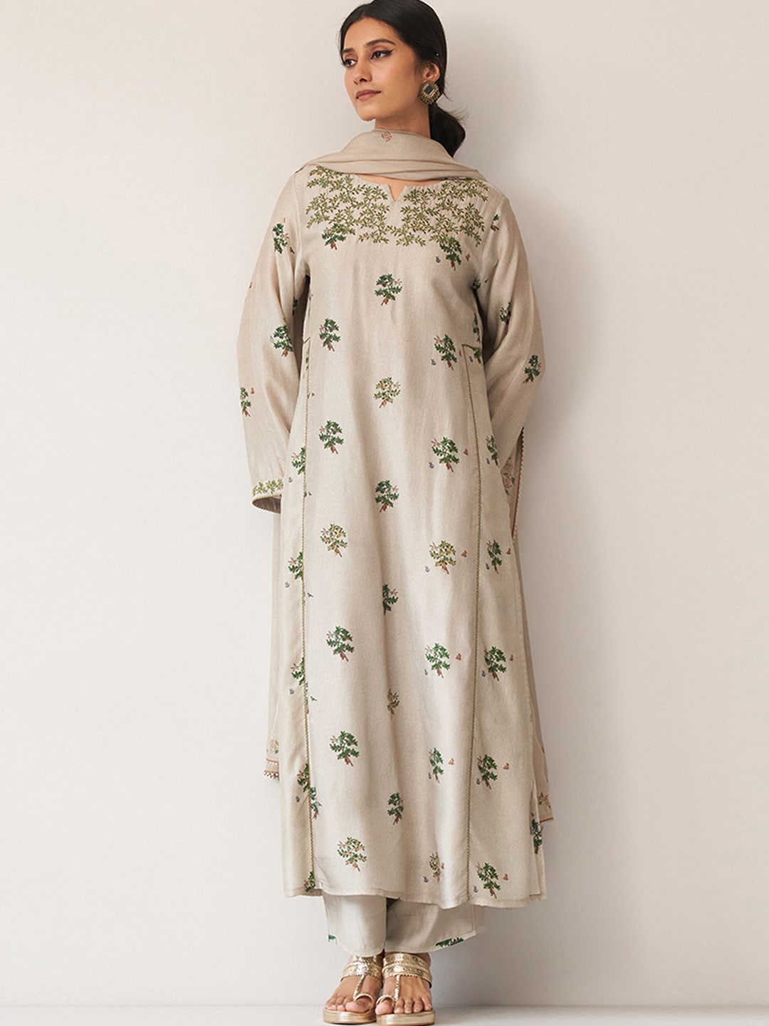 Ganga Floral Embroidered Regular Thread Work Raw Silk Kurta with Palazzos & Dupatta, Beige
Ganga Floral Embroidered Regular Thread Work Raw Silk Kurta with Palazzos & Dupatta, Beige