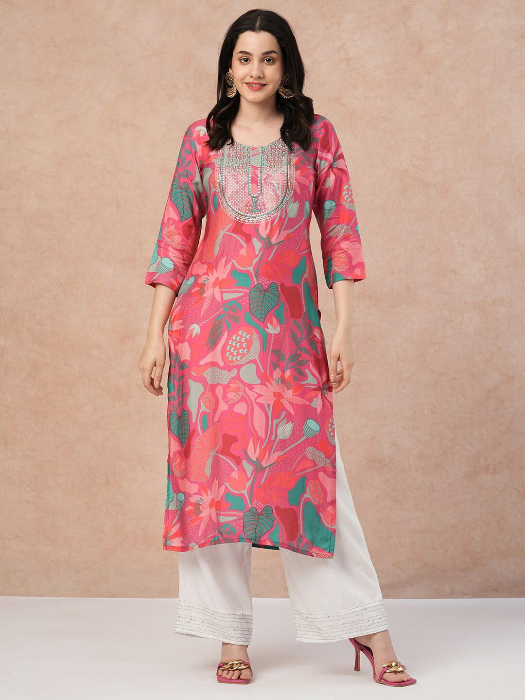 KALINI Floral Printed Thread Work Straight Kurta, Pink 
KALINI Floral Printed Thread Work Straight Kurta, Pink