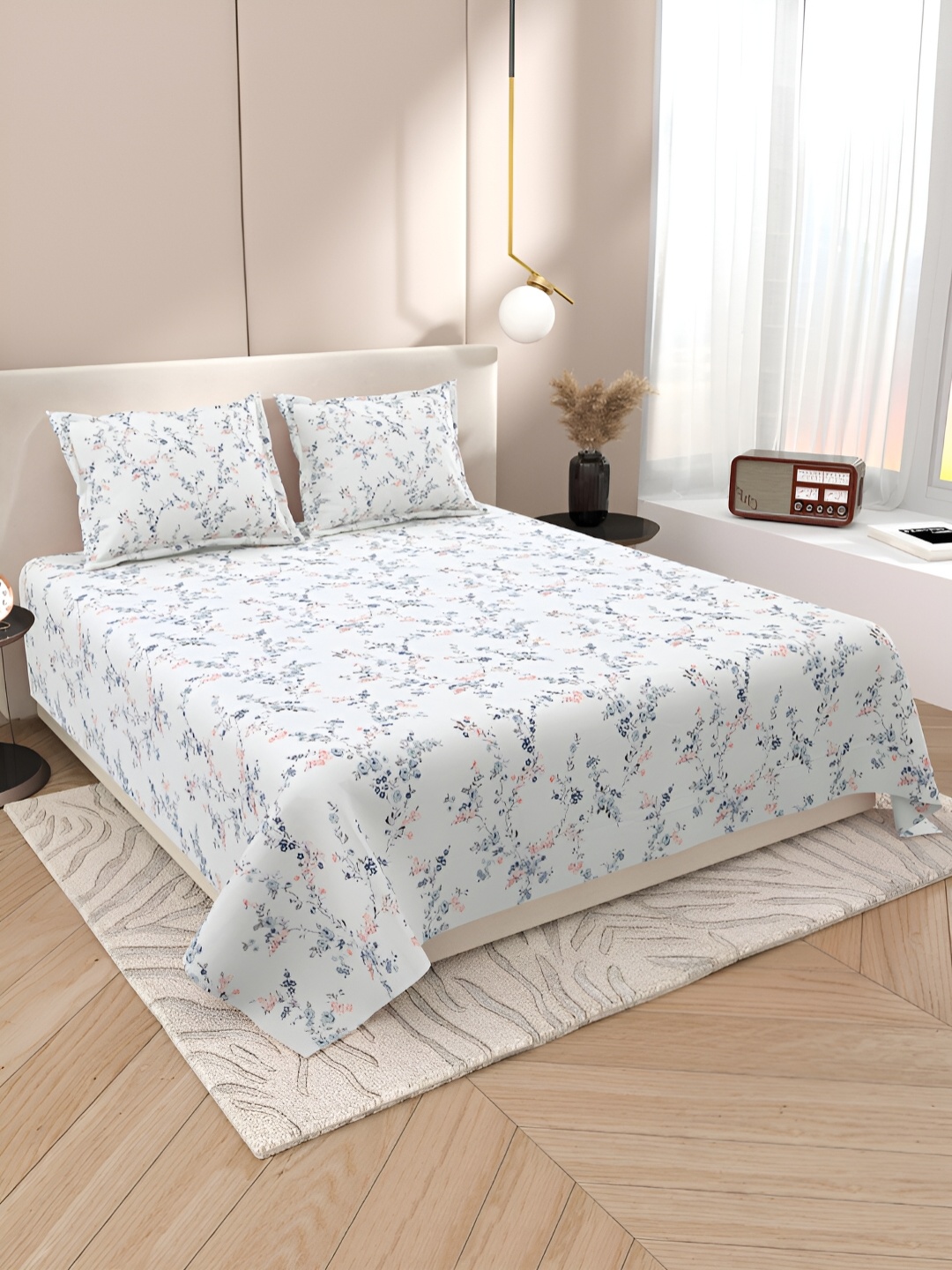 DREAM WEAVERZ Blue & White Floral Cotton 220 TC King Bedsheet with 2 Pillow Covers, Green
DREAM WEAVERZ Blue & White Floral Cotton 220 TC King Bedsheet with 2 Pillow Covers, Green