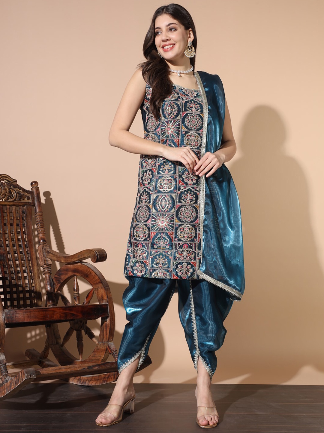 Chhabra 555 Geometric Embroidered Round Neck Sleeveless Kurta Dhoti Pants & Dupatta Sets, Teal
Chhabra 555 Geometric Embroidered Round Neck Sleeveless Kurta Dhoti Pants & Dupatta Sets, Teal