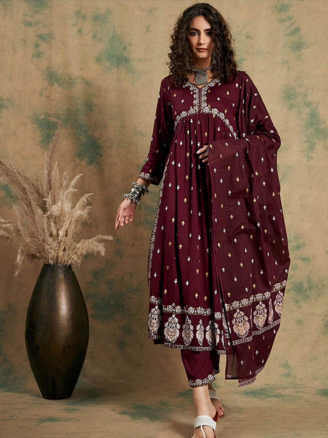 SK2 Fashion Floral Printed Thread Work Anarkali Kurta & Trousers With Dupatta, Coffee brown
SK2 Fashion Floral Printed Thread Work Anarkali Kurta & Trousers With Dupatta, Coffee brown
