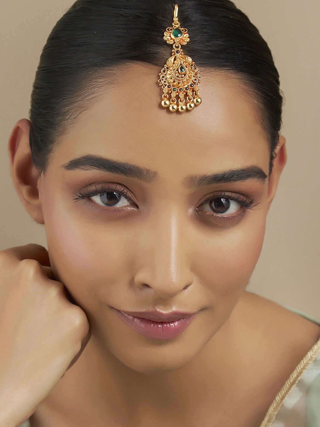 Kushal's Fashion Jewellery 92.5 Pure Silver Artificial Stones Studded Maang Tikka, Gold
Kushal's Fashion Jewellery 92.5 Pure Silver Artificial Stones Studded Maang Tikka, Gold