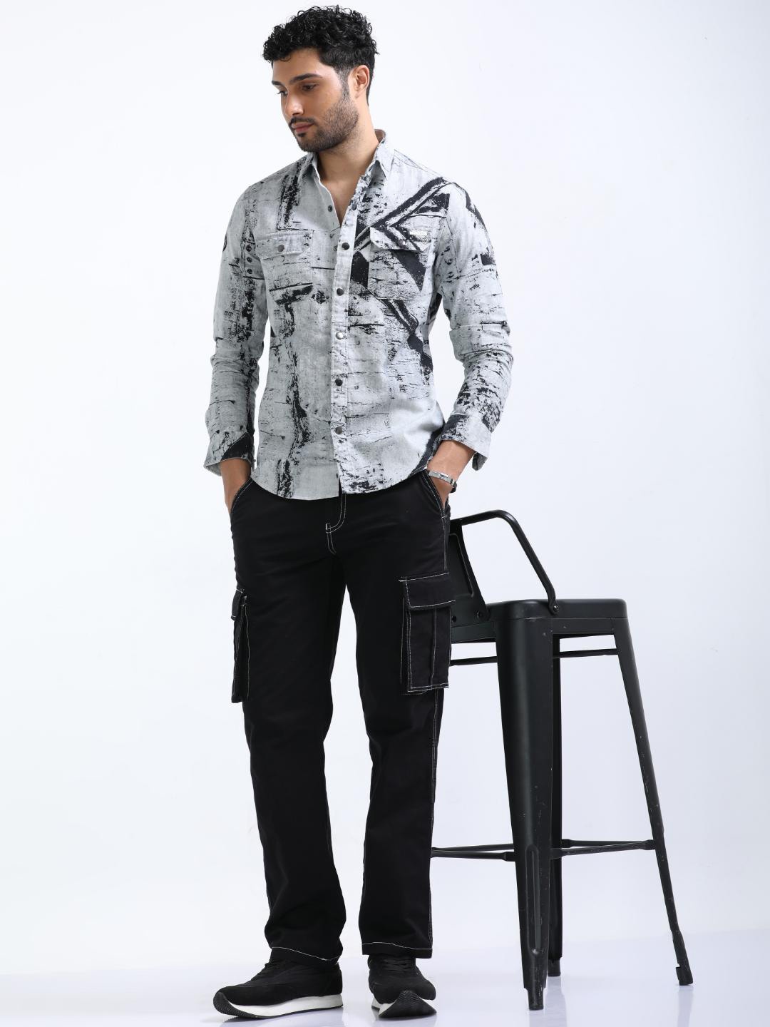 FLY 69 Premium Slim Fit Abstract Printed Spread Collar Twill Weave Pure Cotton Shirt, Grey
FLY 69 Premium Slim Fit Abstract Printed Spread Collar Twill Weave Pure Cotton Shirt, Grey