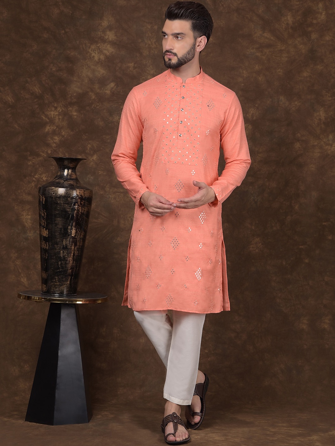 HOUSE OF DEYANN Ethnic Motifs Embroidered Regular Mirror Work Kurta With Pyjamas, Peach
HOUSE OF DEYANN Ethnic Motifs Embroidered Regular Mirror Work Kurta With Pyjamas, Peach