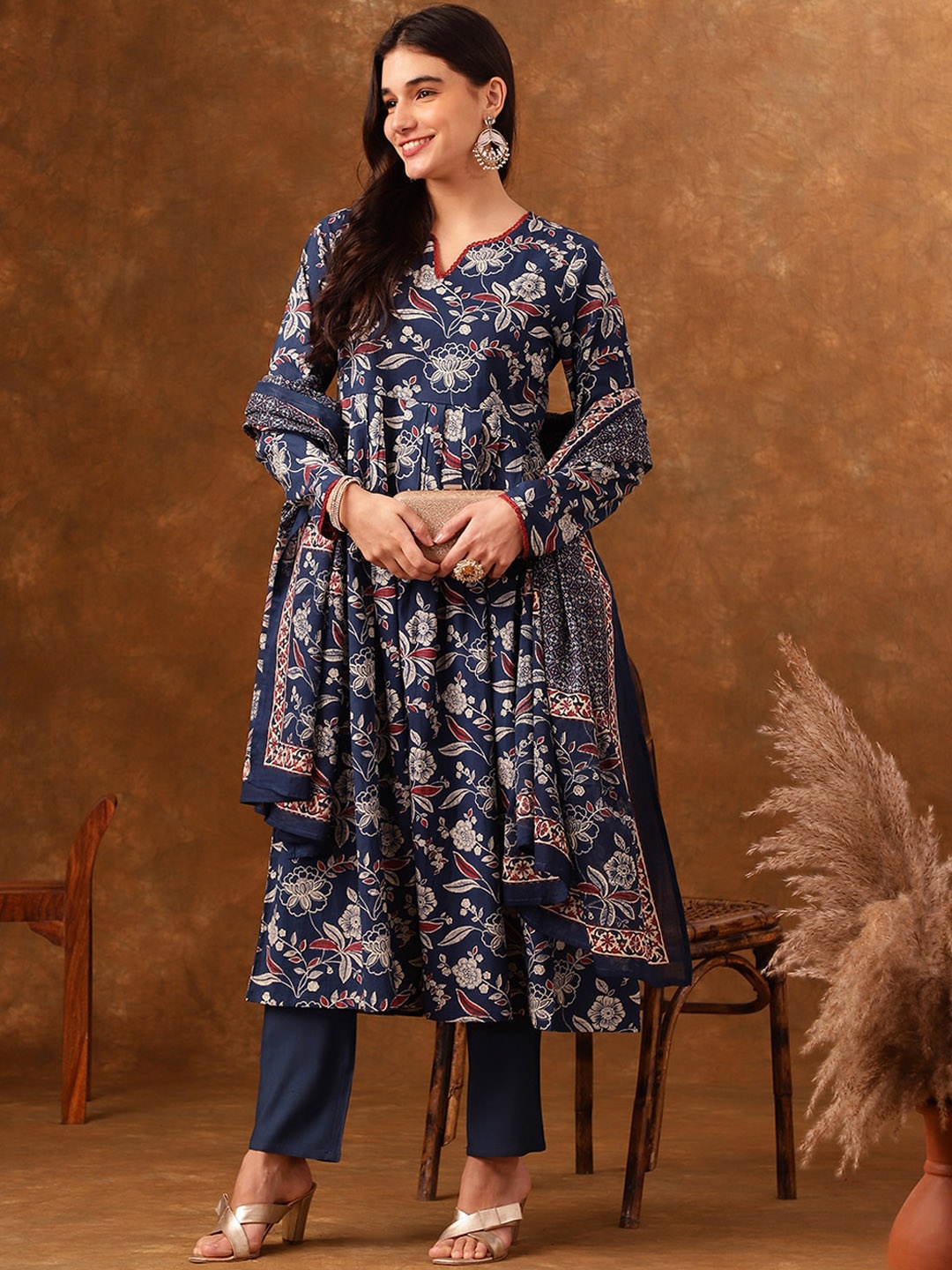 Anouk Navy Blue Floral Printed Regular Pure Cotton Kurta With Trousers & Dupatta
Anouk Navy Blue Floral Printed Regular Pure Cotton Kurta With Trousers & Dupatta