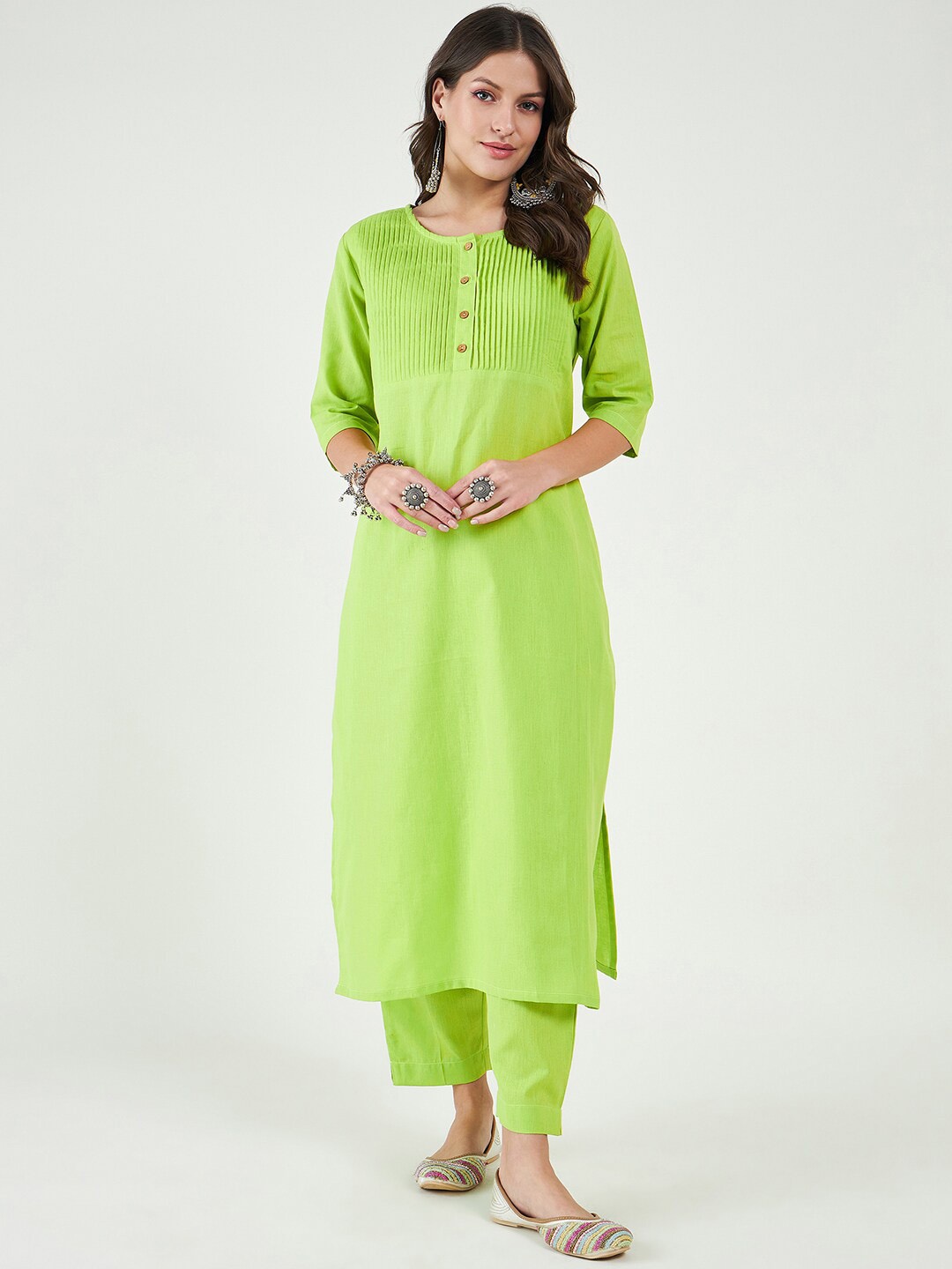 Bitterlime Yoke Design Pleated Pure Cotton Round Neck Straight Kurta with Trouser, Green
Bitterlime Yoke Design Pleated Pure Cotton Round Neck Straight Kurta with Trouser, Green