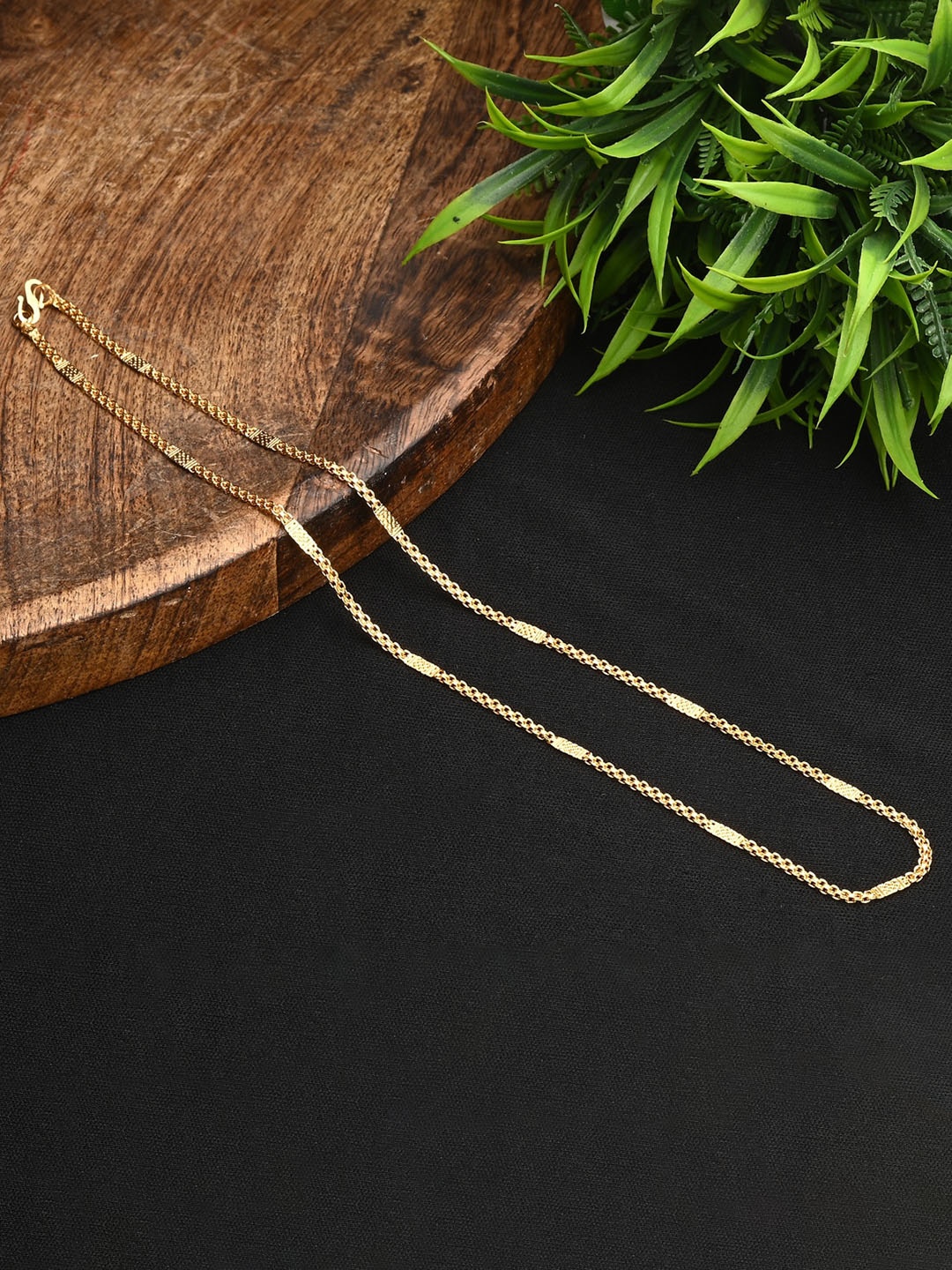 AanyaCentric Set Of 2 Silver-Plated Anklets With Gold-Plated Chain Jewellery Set
AanyaCentric Set Of 2 Silver-Plated Anklets With Gold-Plated Chain Jewellery Set